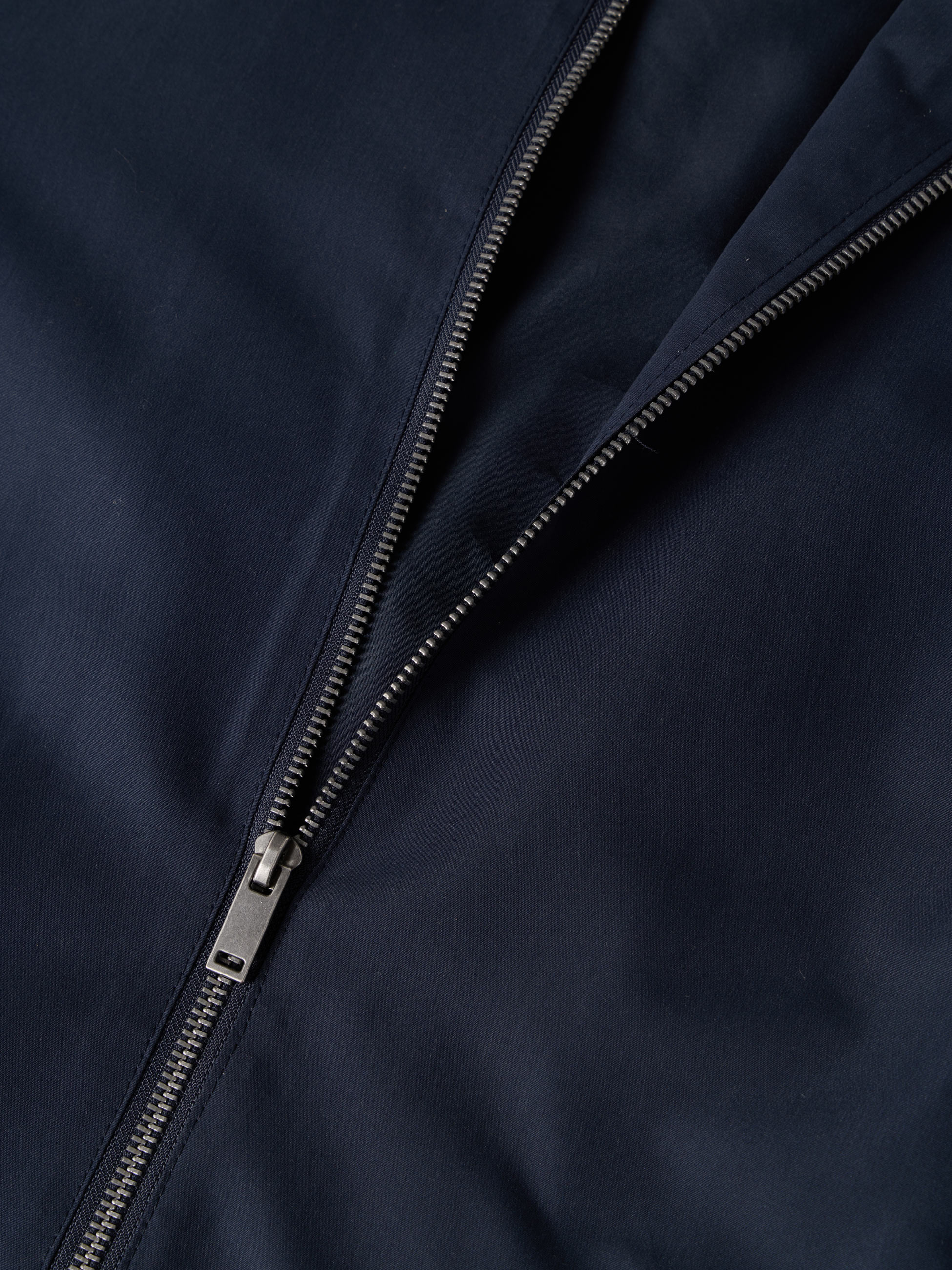 Casaco com gola subida