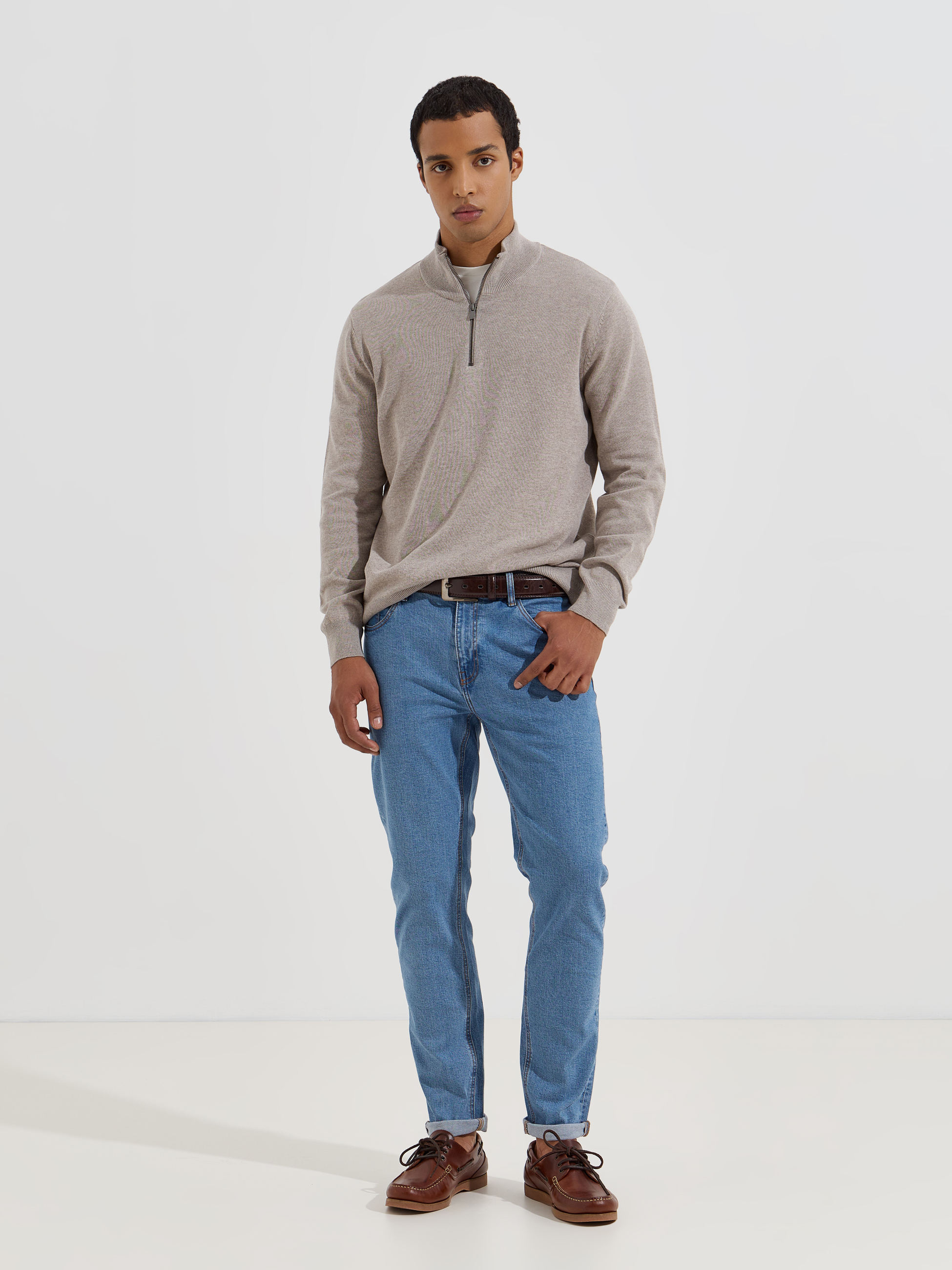 Camisola com gola de fecho