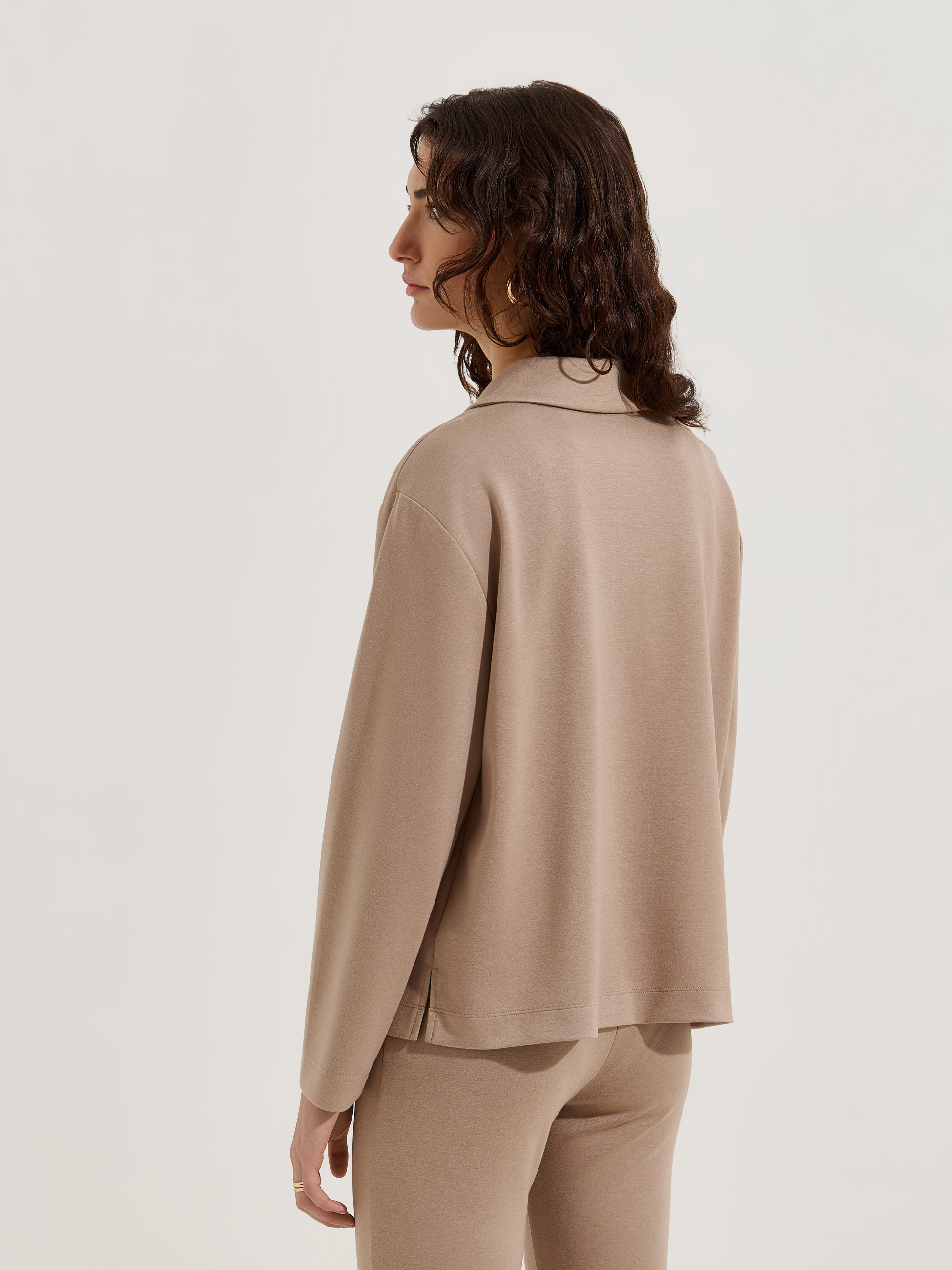 Camisola com colarinho