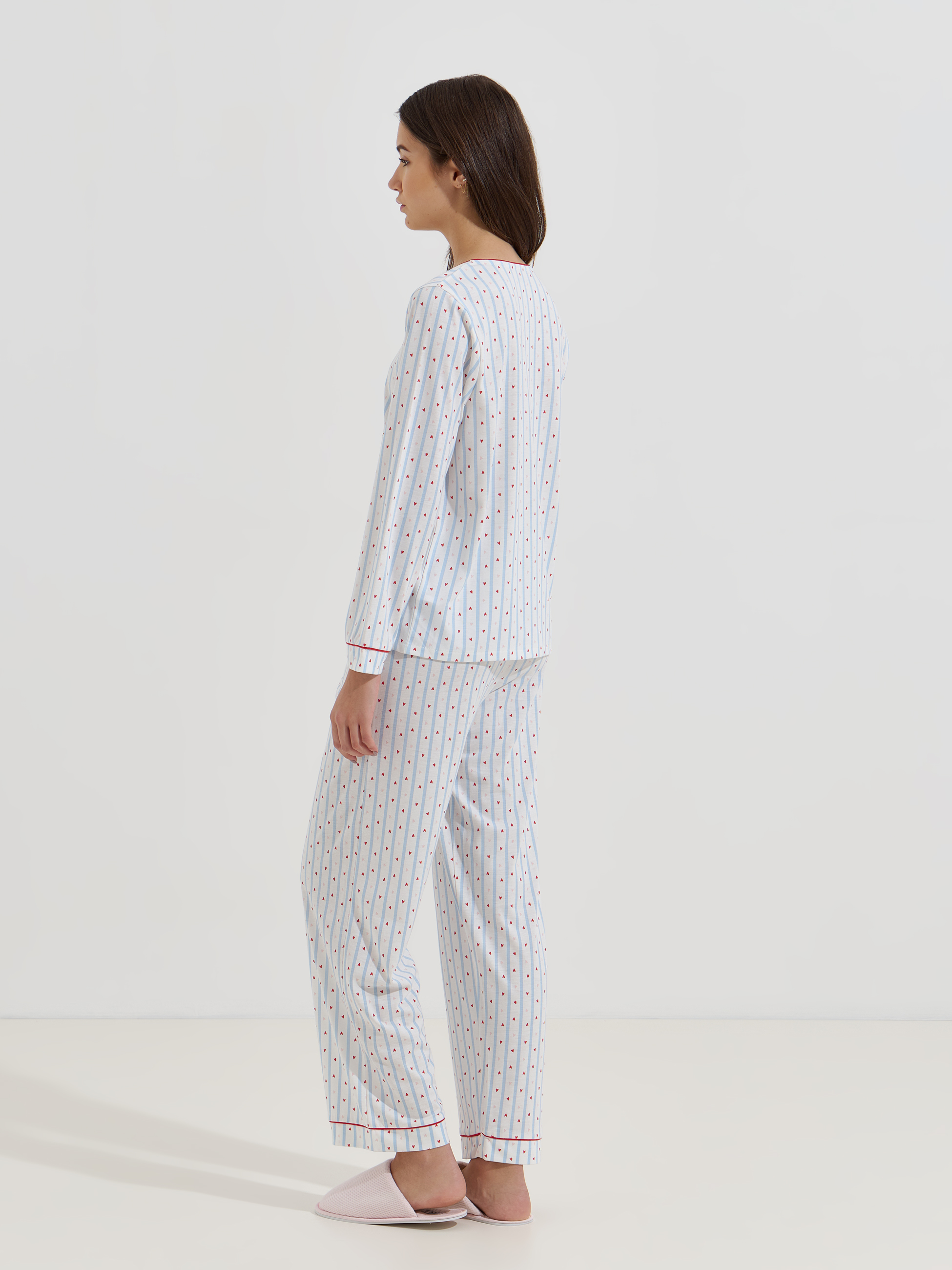 Pijama estampado com corações