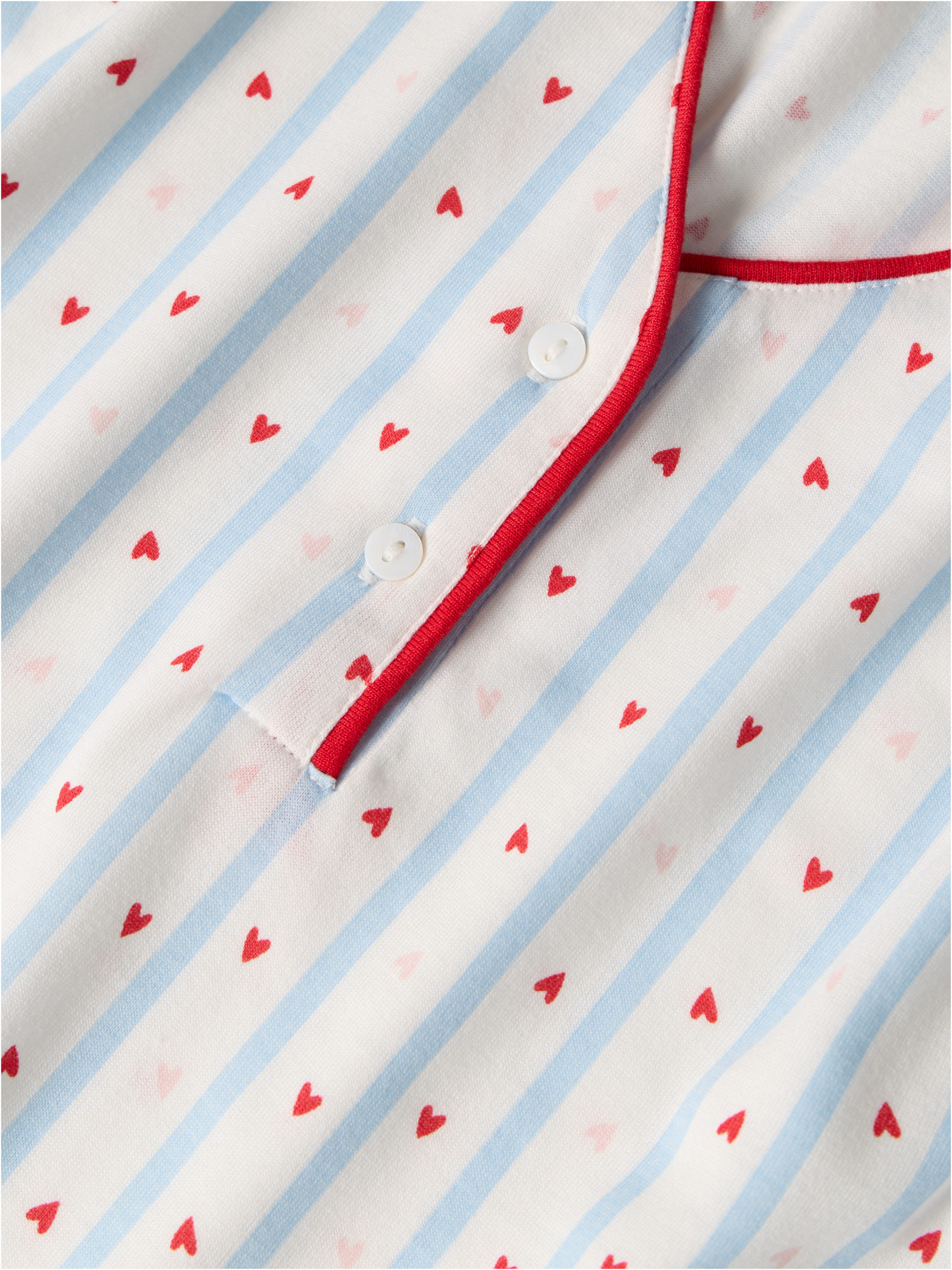 Pijama estampado com corações