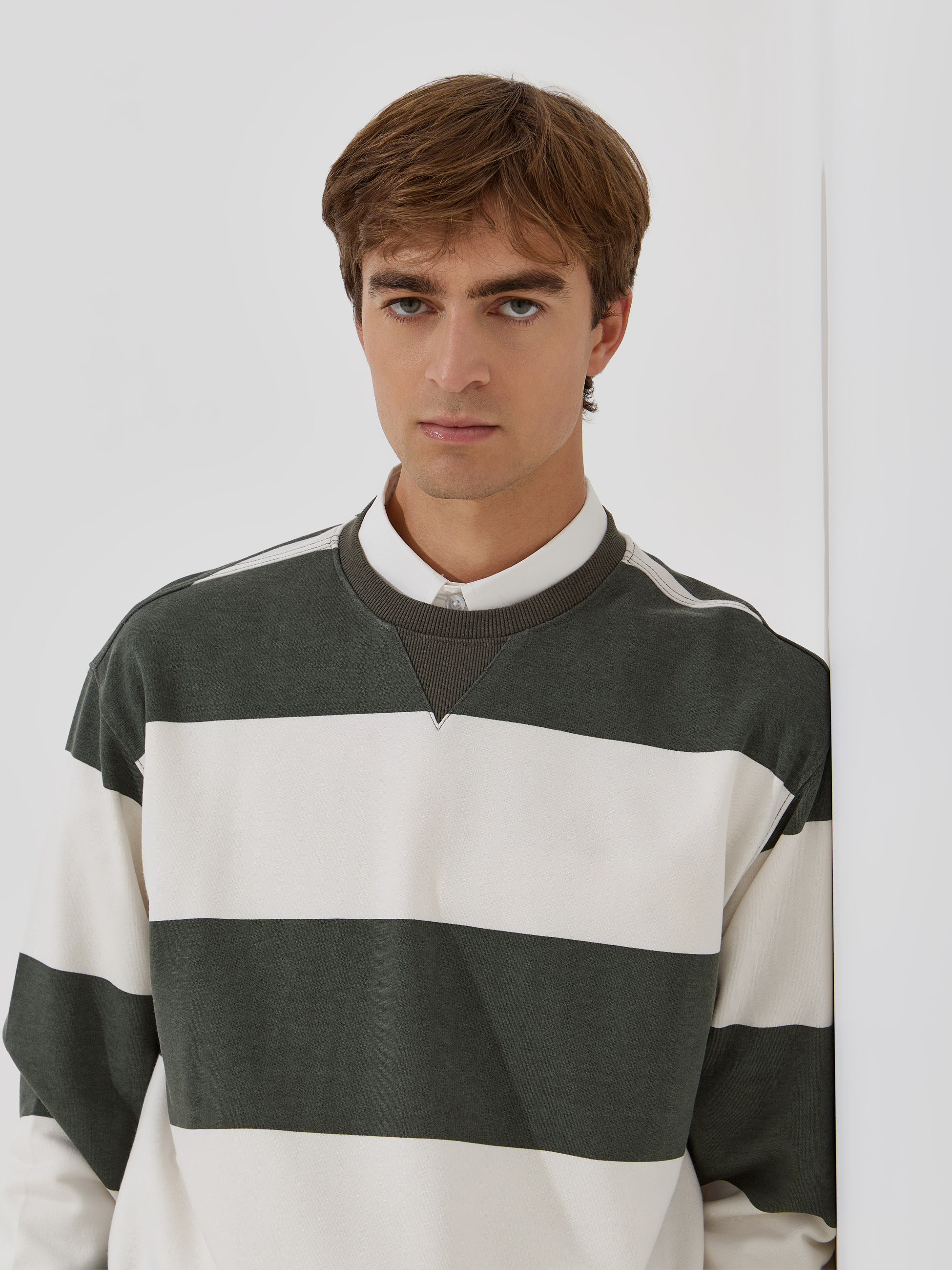 Camisola de felpa com riscas largas