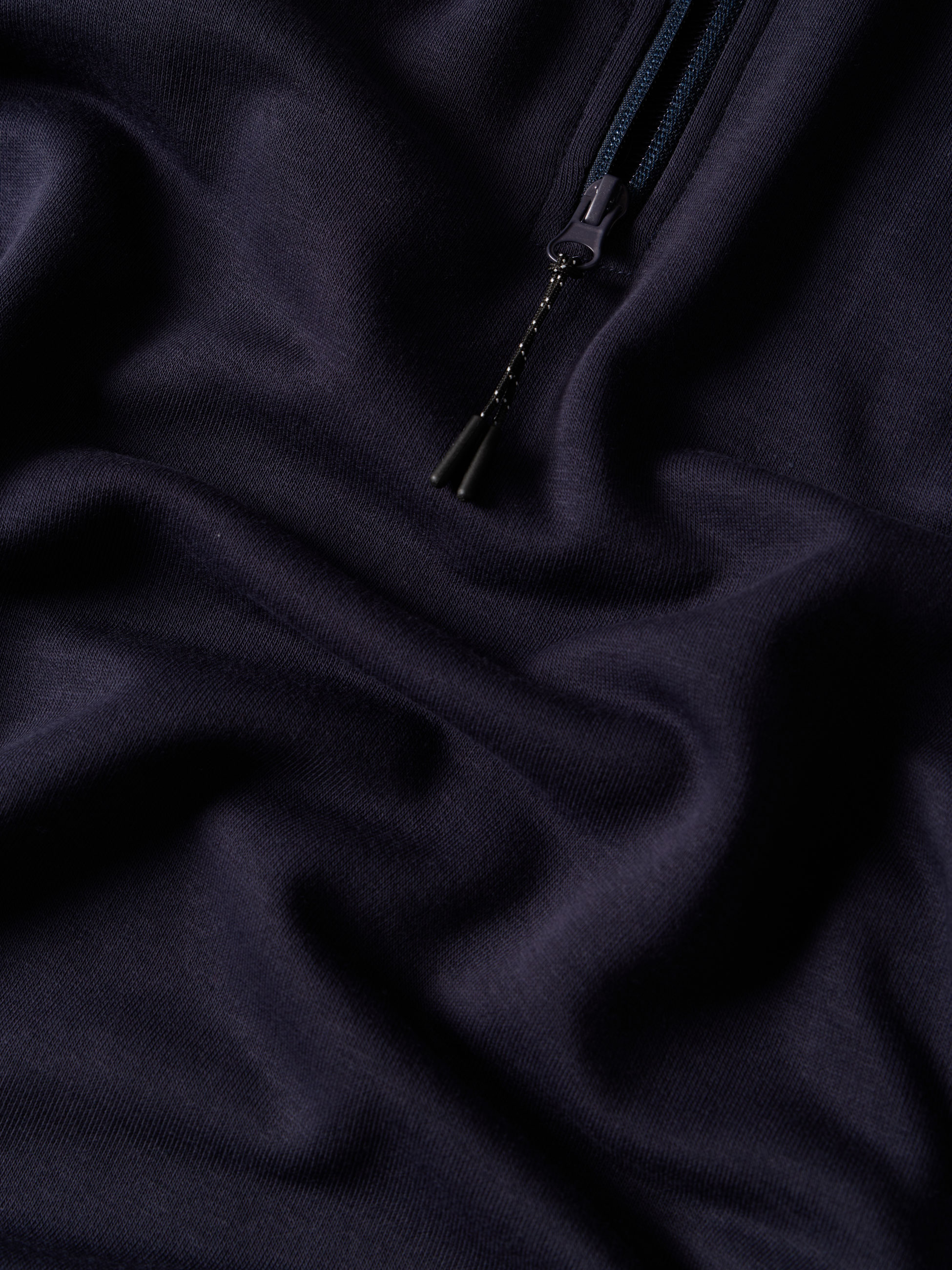 Camisola com gola de fecho