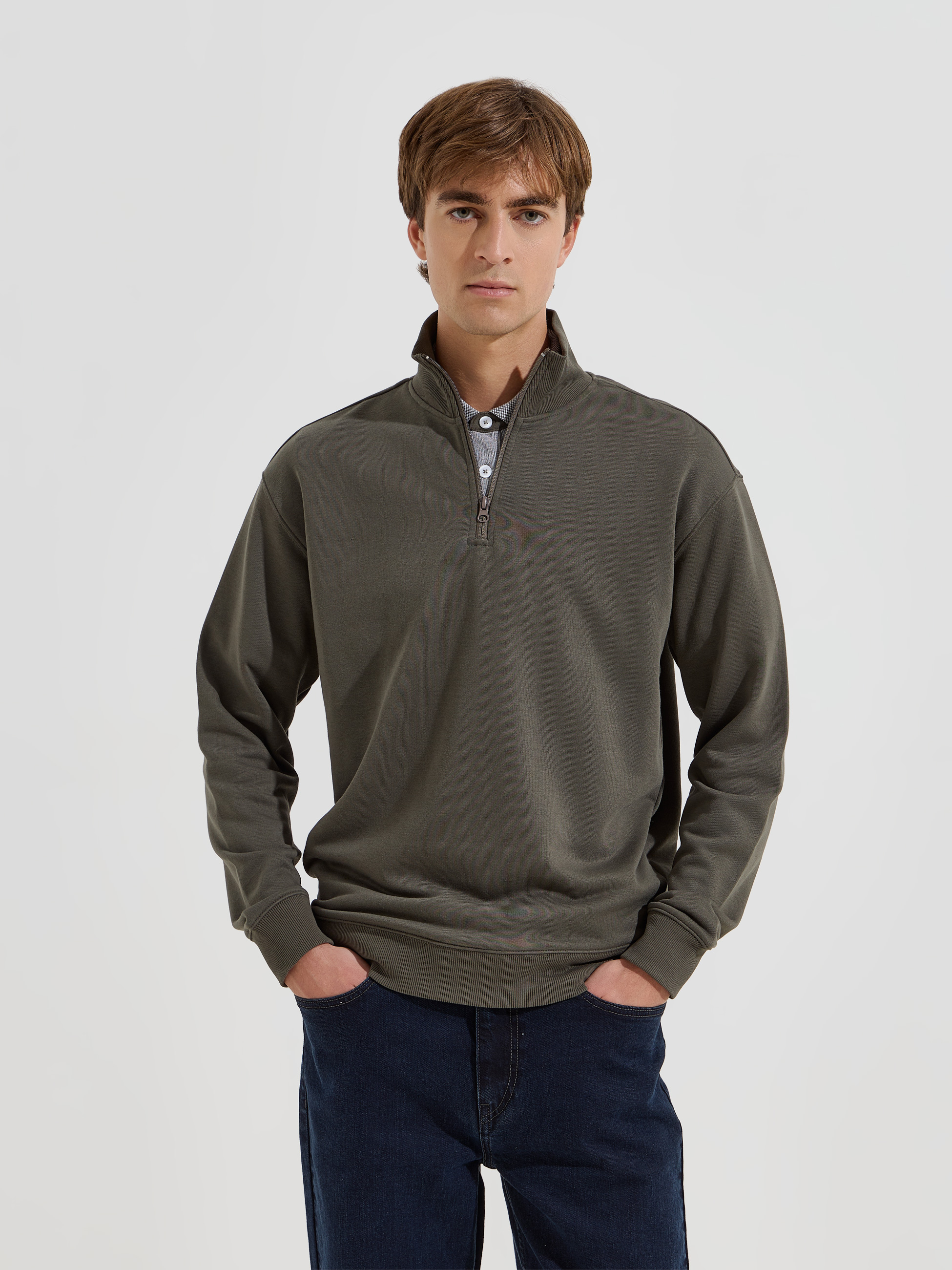 Camisola com gola de fecho