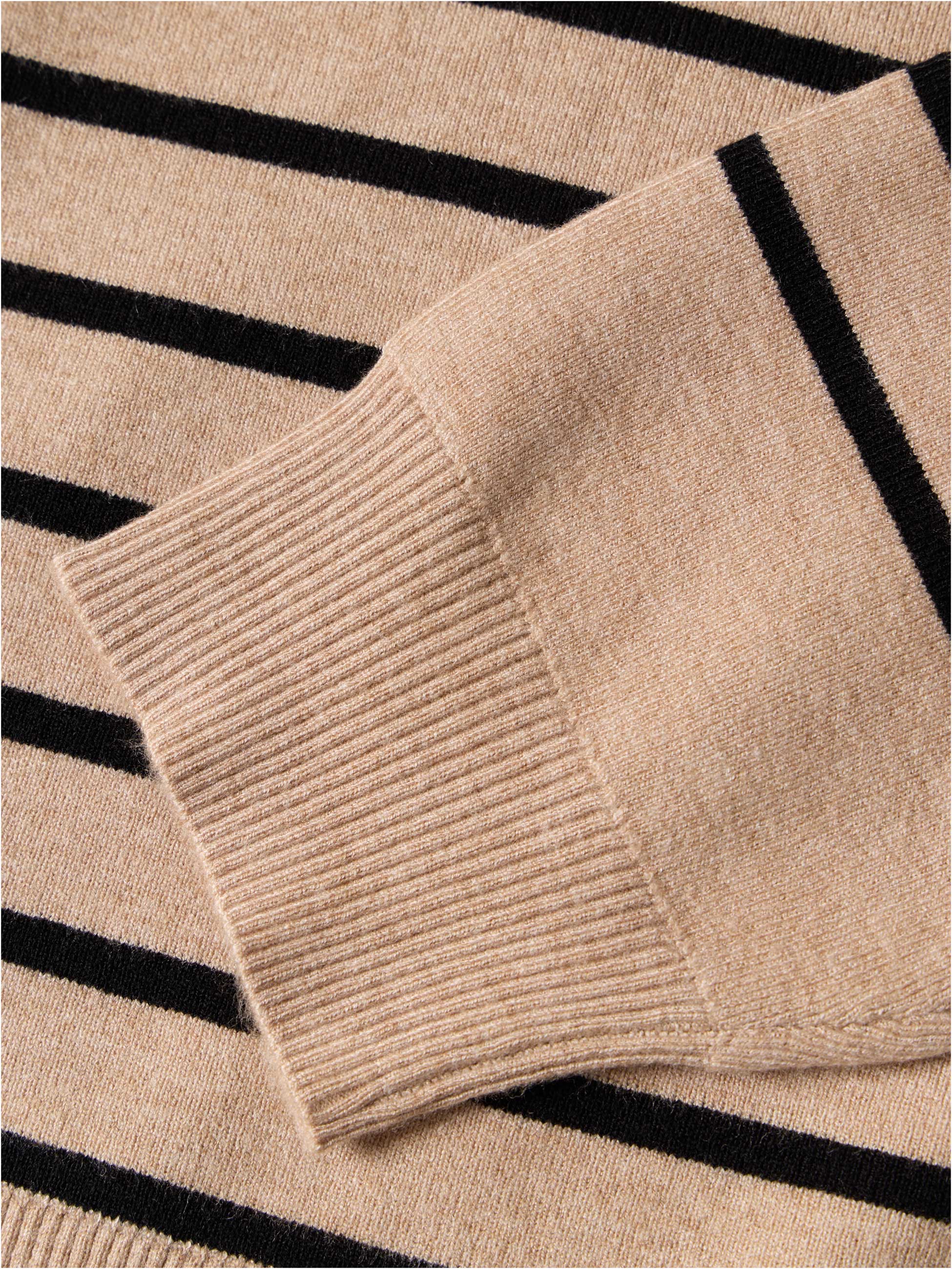 Camisola de malha com riscas