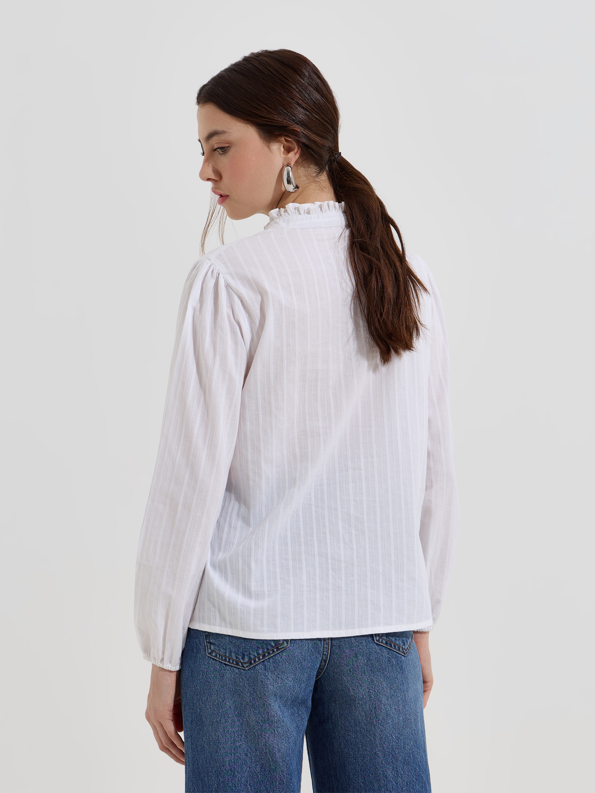 Blusa com decote franzido