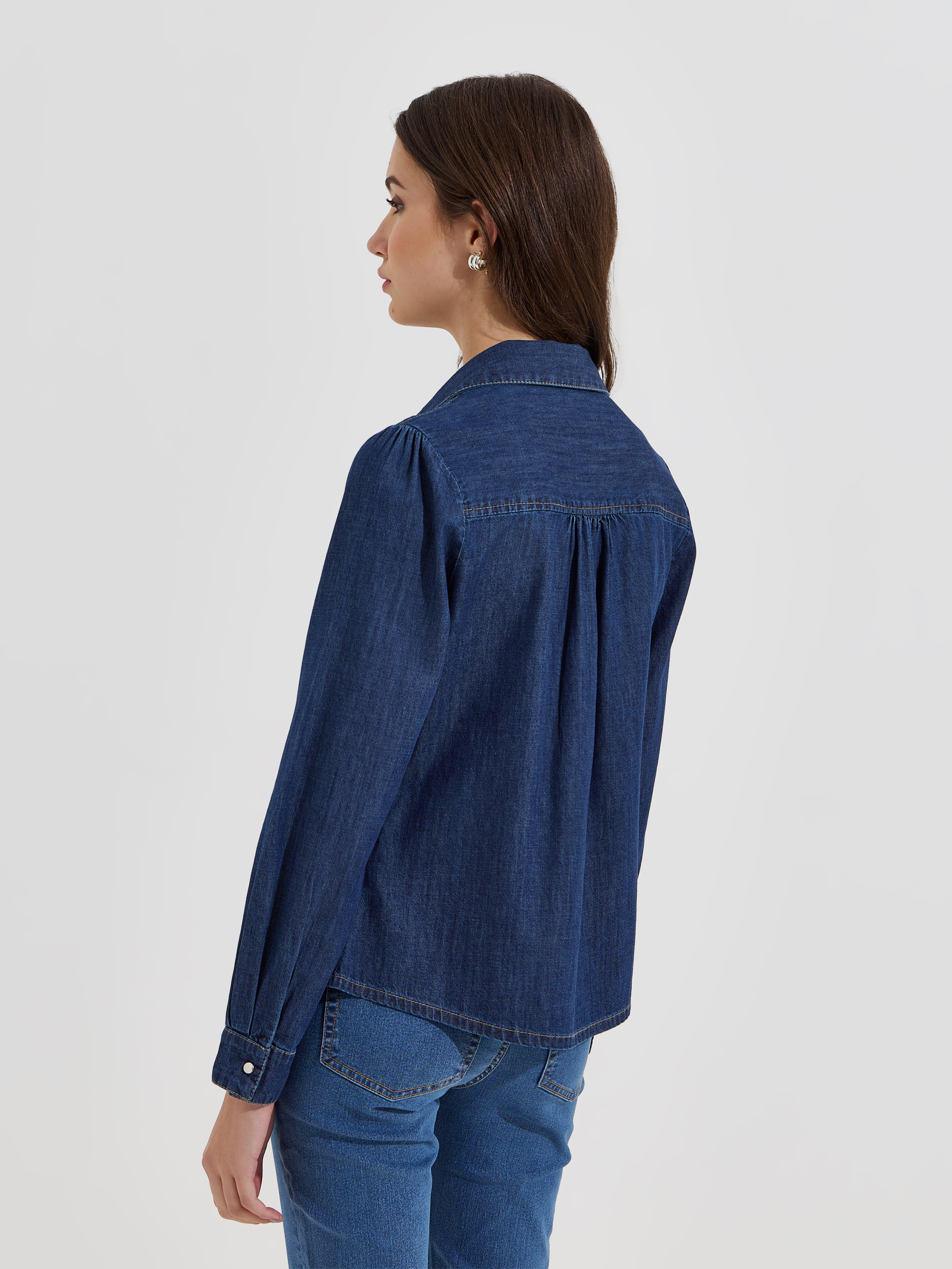 Camisa em ganga cintada