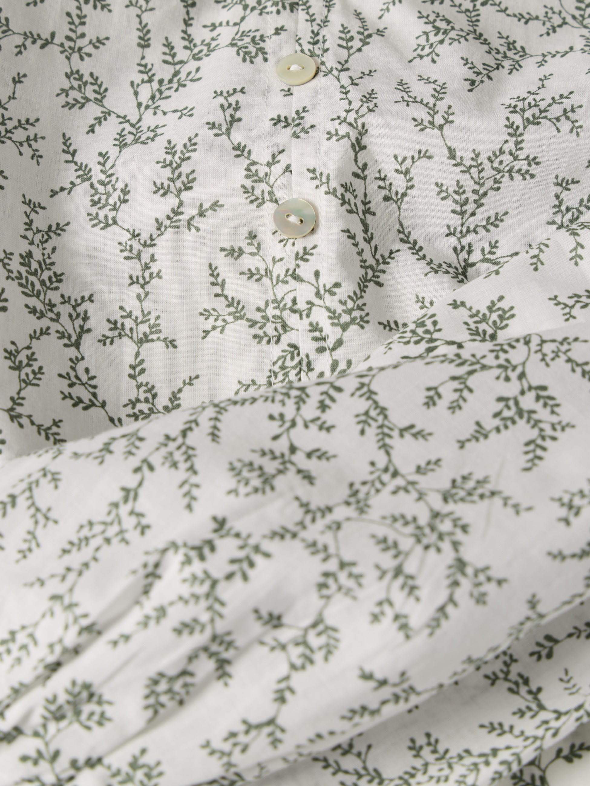 Blusa estampada com decote em V