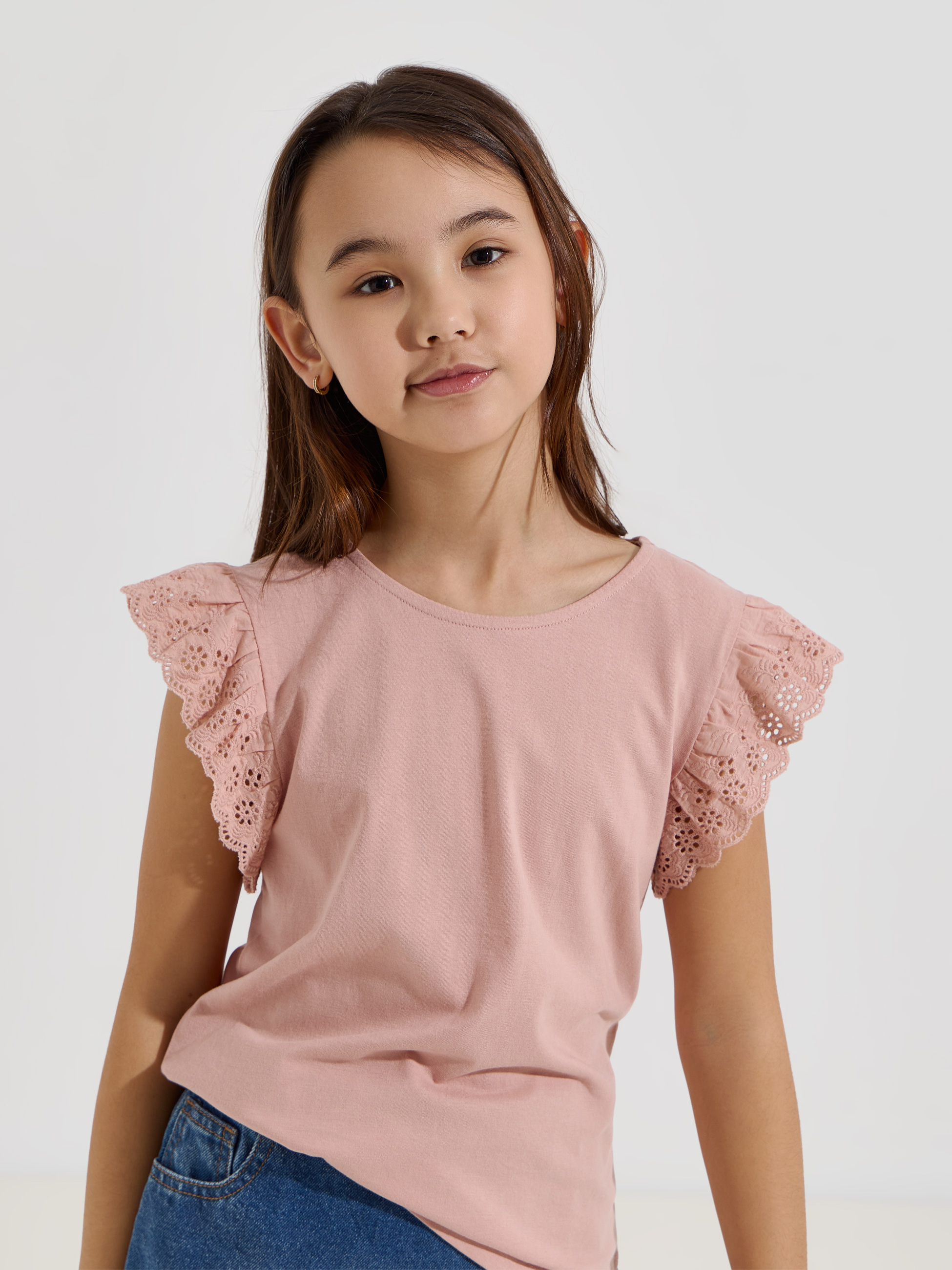 T-shirt com bordado inglês