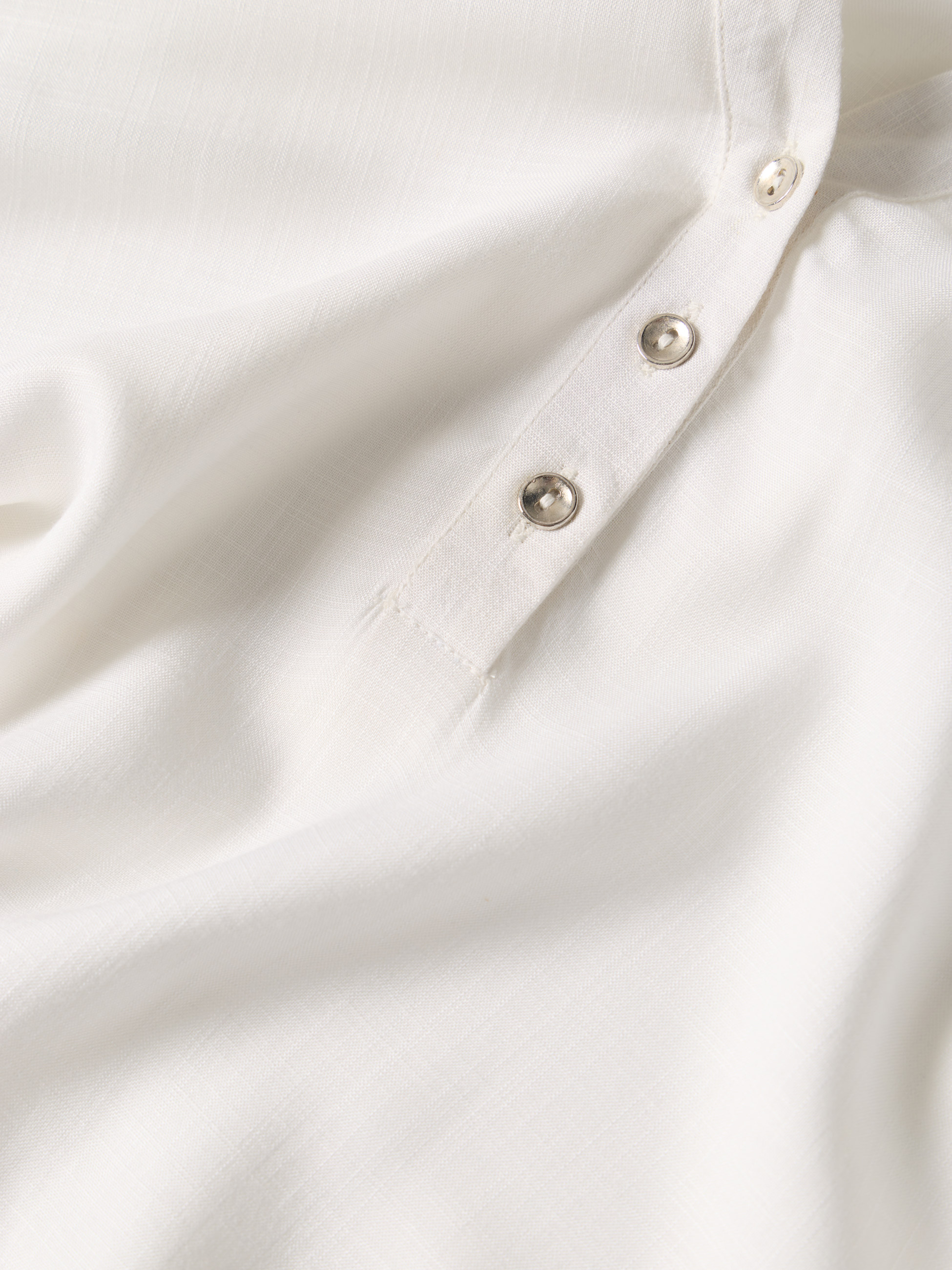 Blusa com decote em V e botões