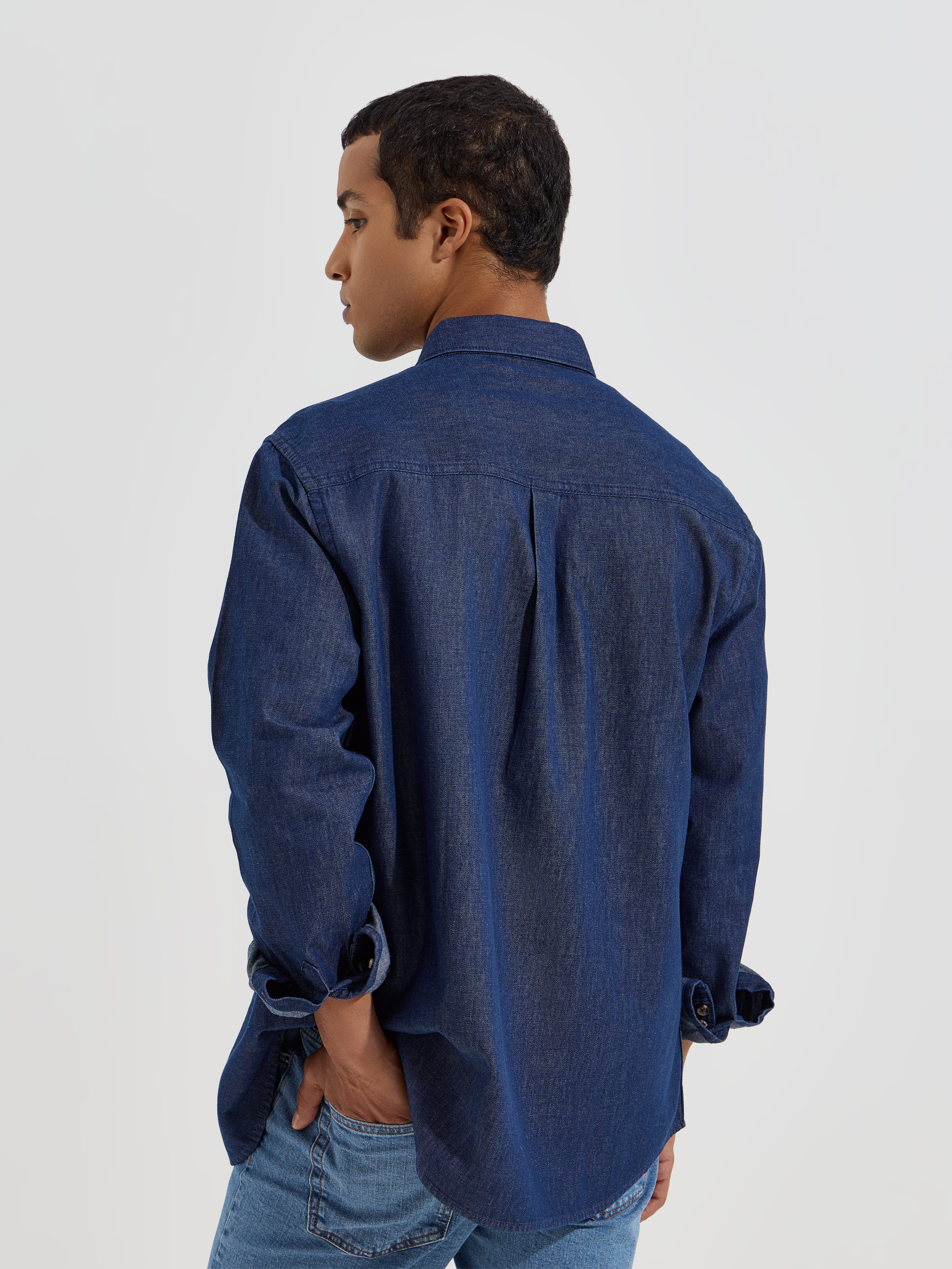 Camisa de ganga com bolso