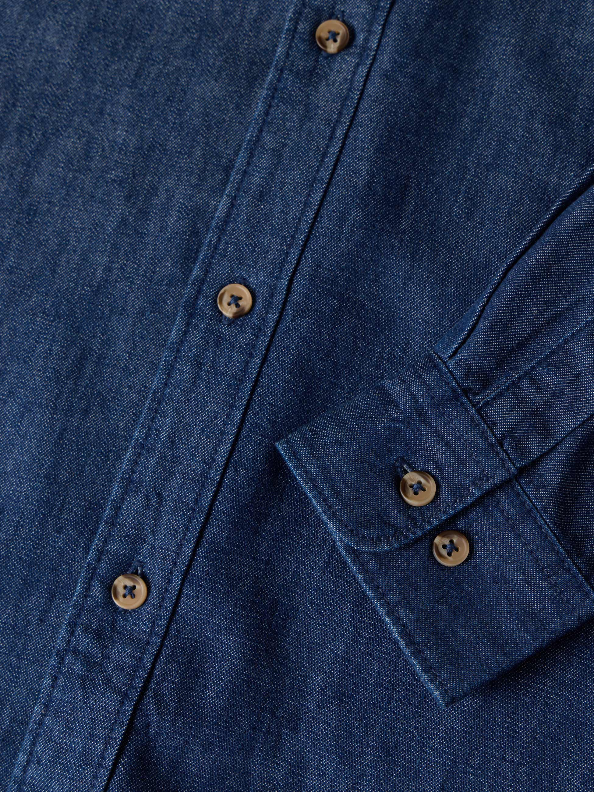 Camisa de ganga com bolso