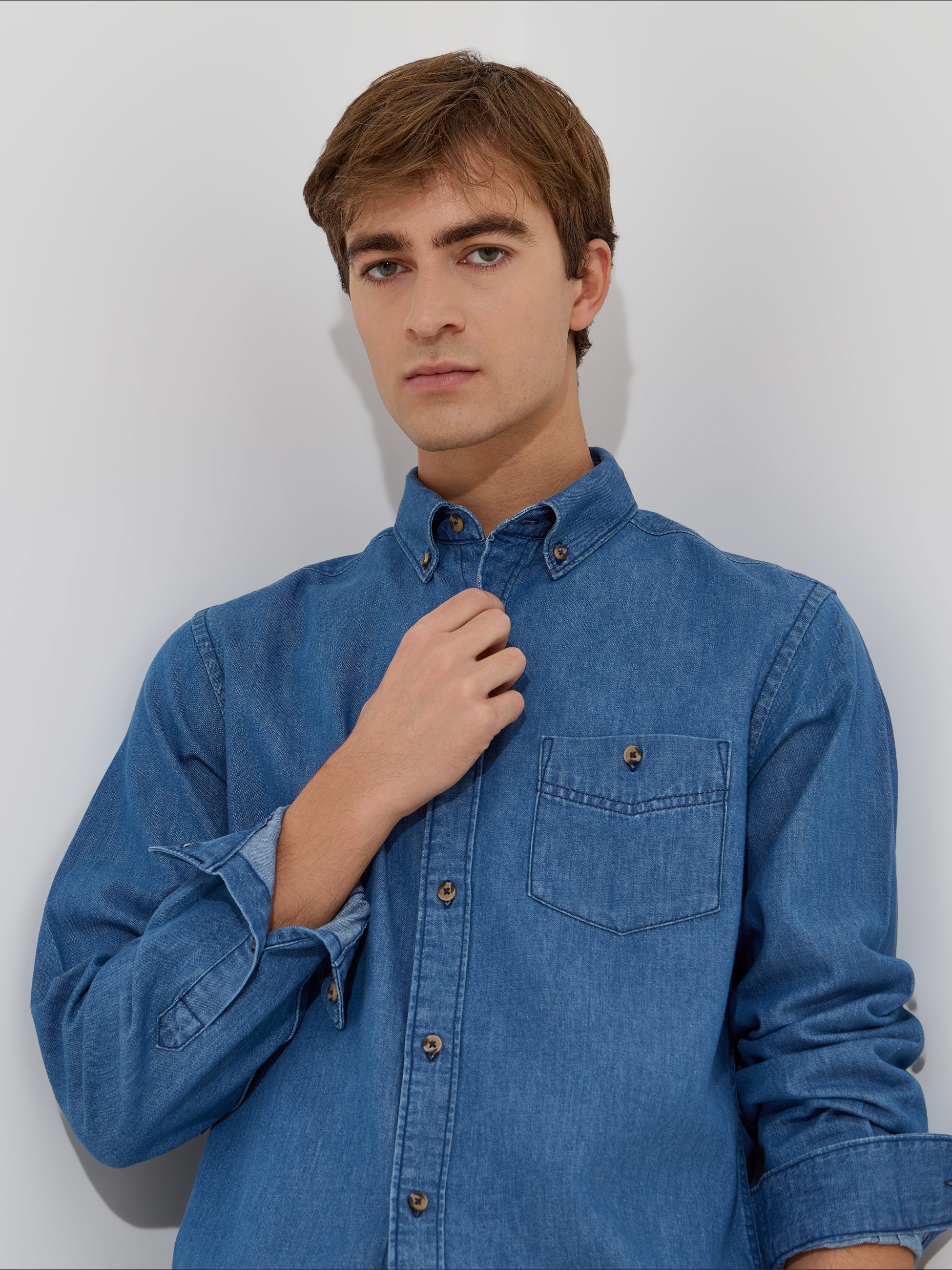 Camisa de ganga com bolso