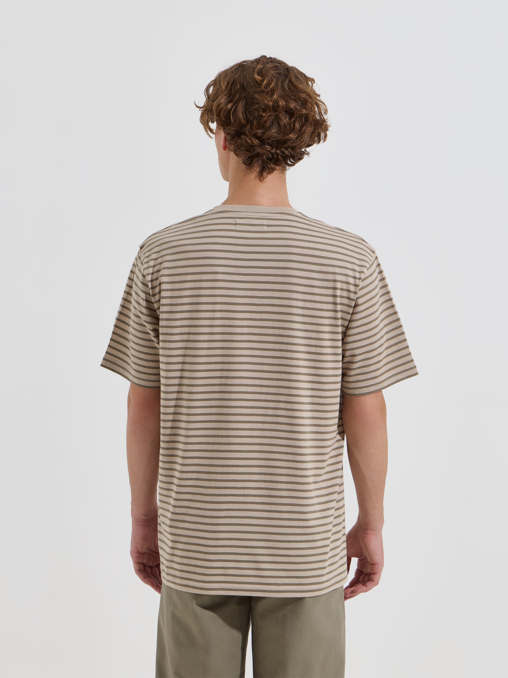 T-shirt às riscas com bordado
