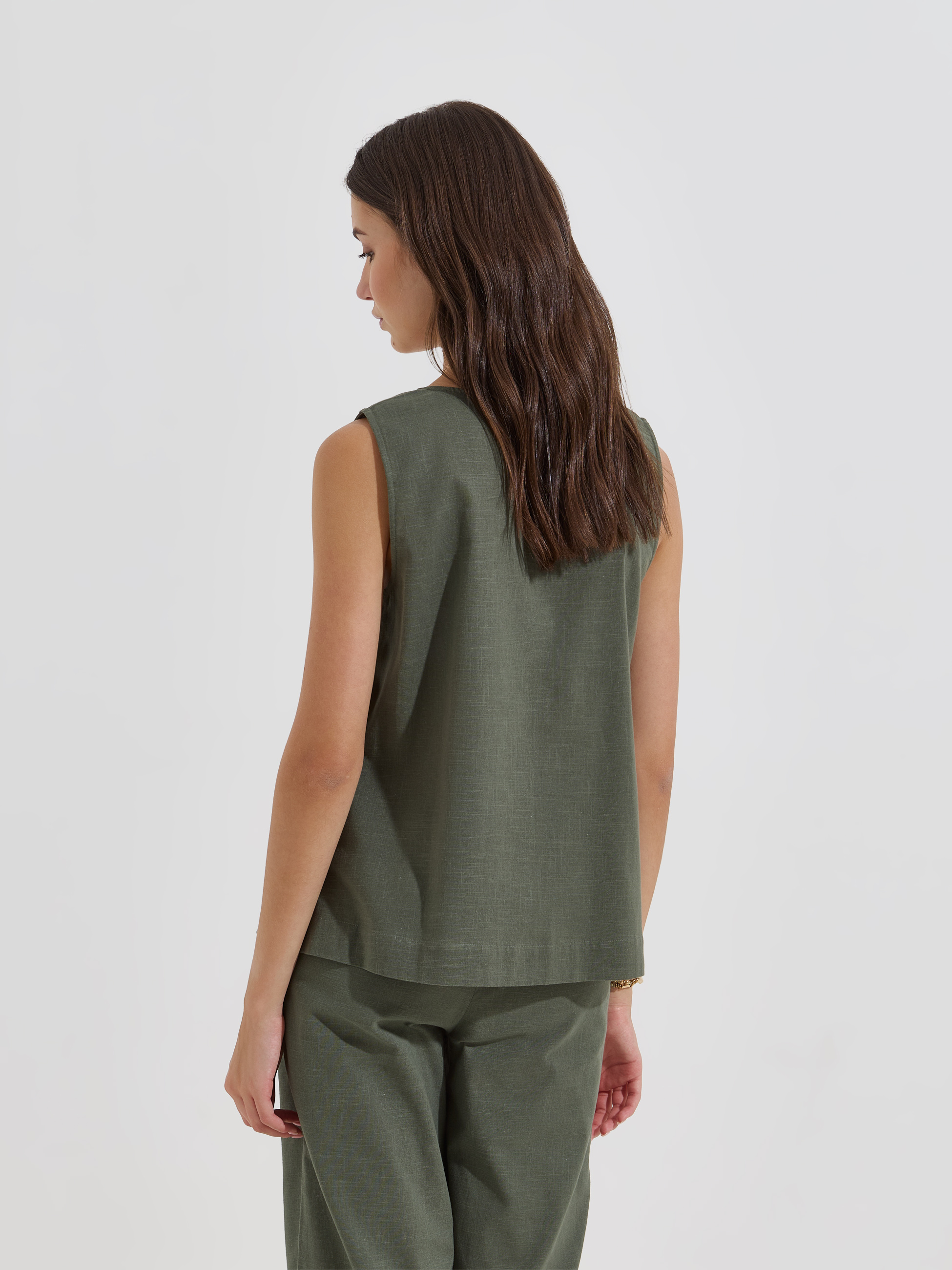Blusa fluída de alças largas