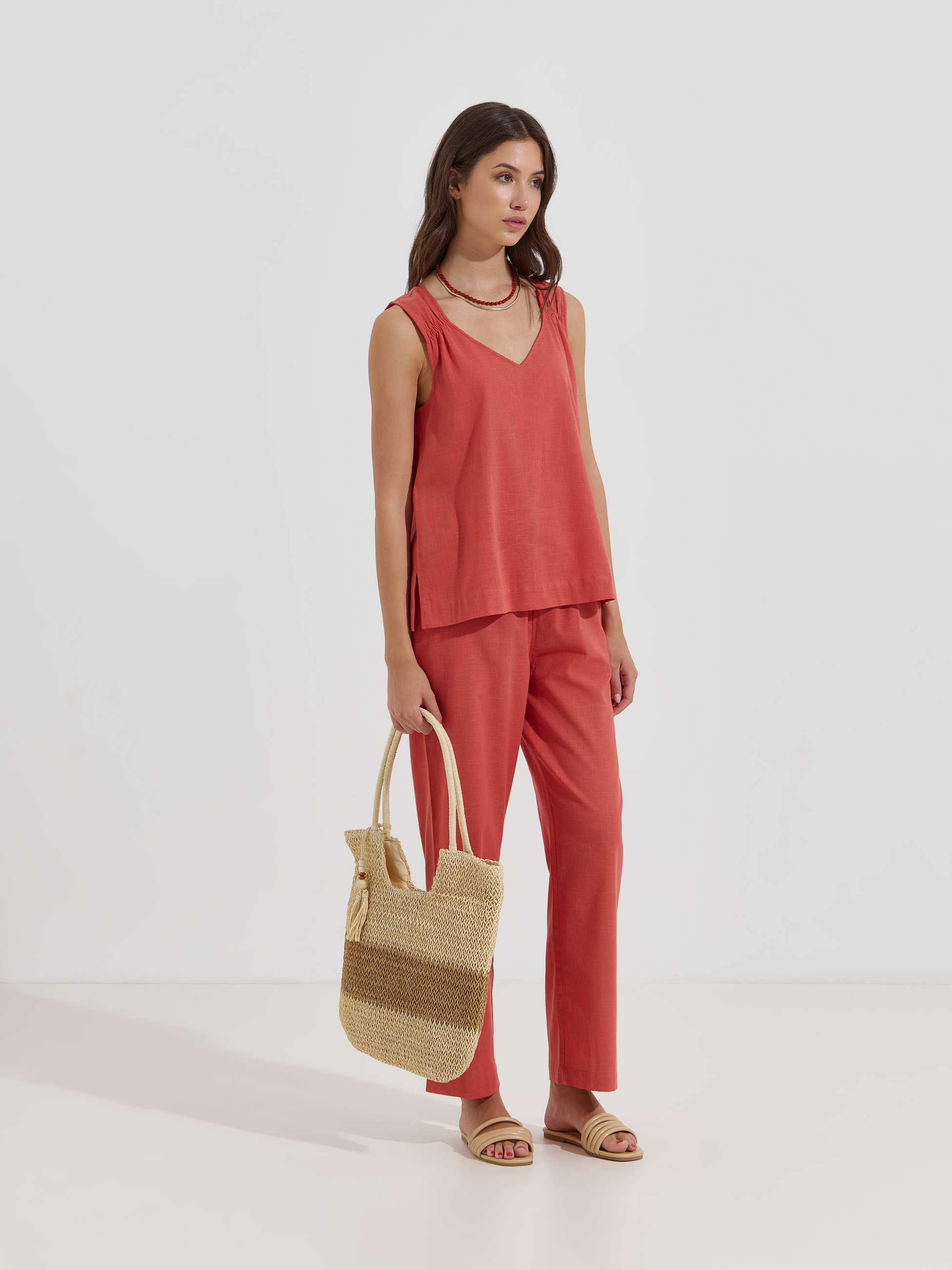 Blusa fluída de alças largas