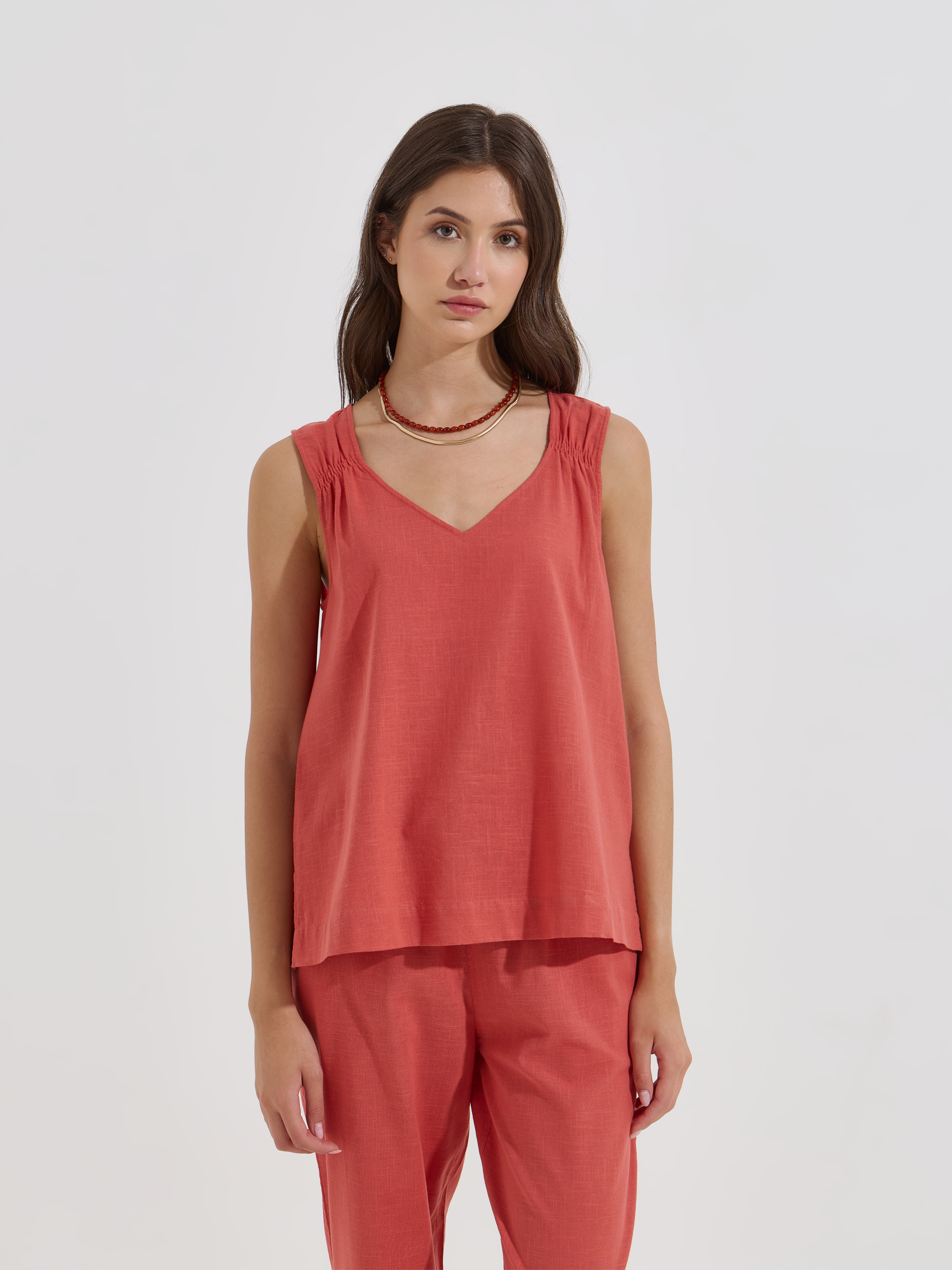 Blusa fluída de alças largas