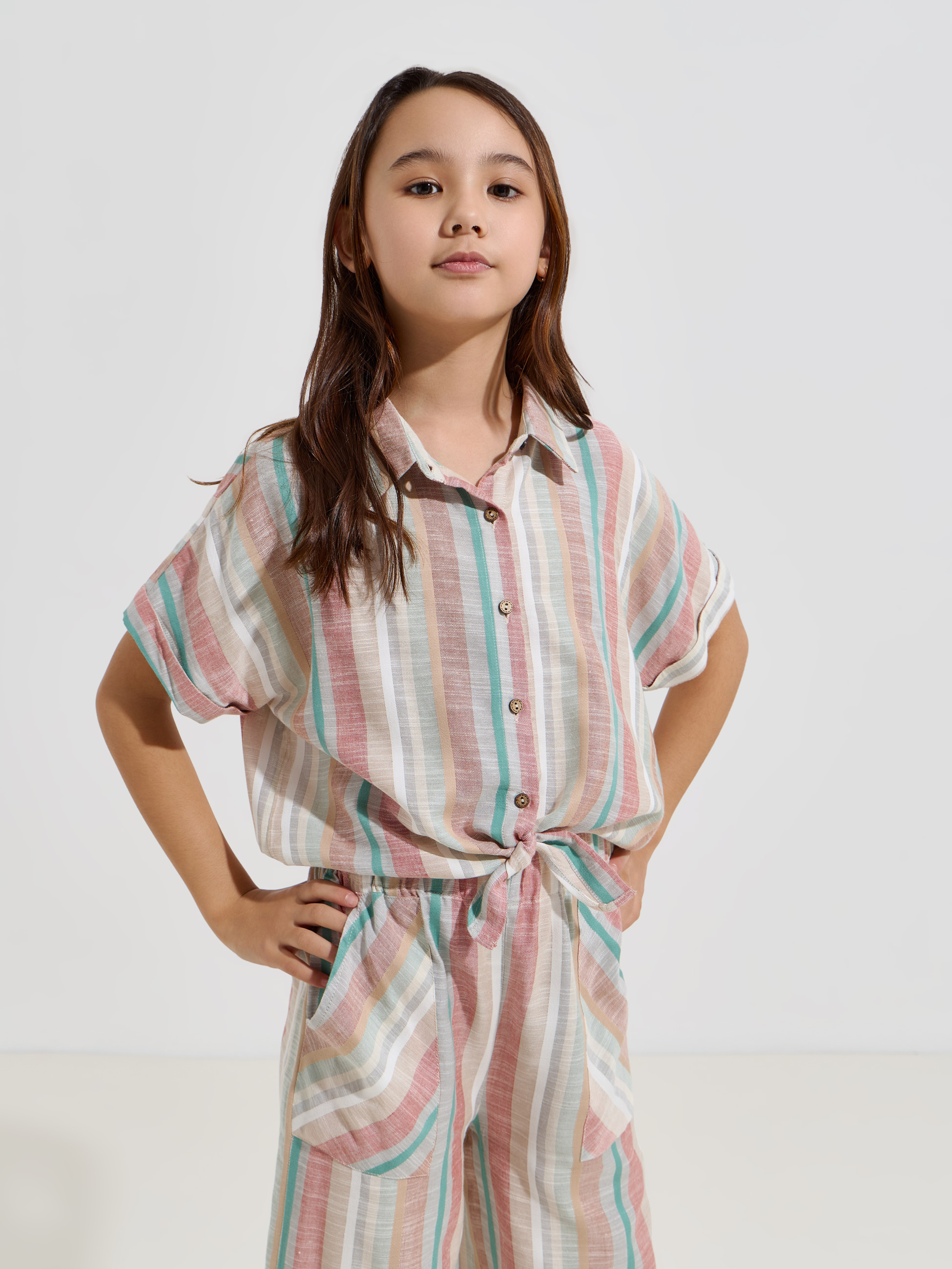 Camisa às riscas com nó