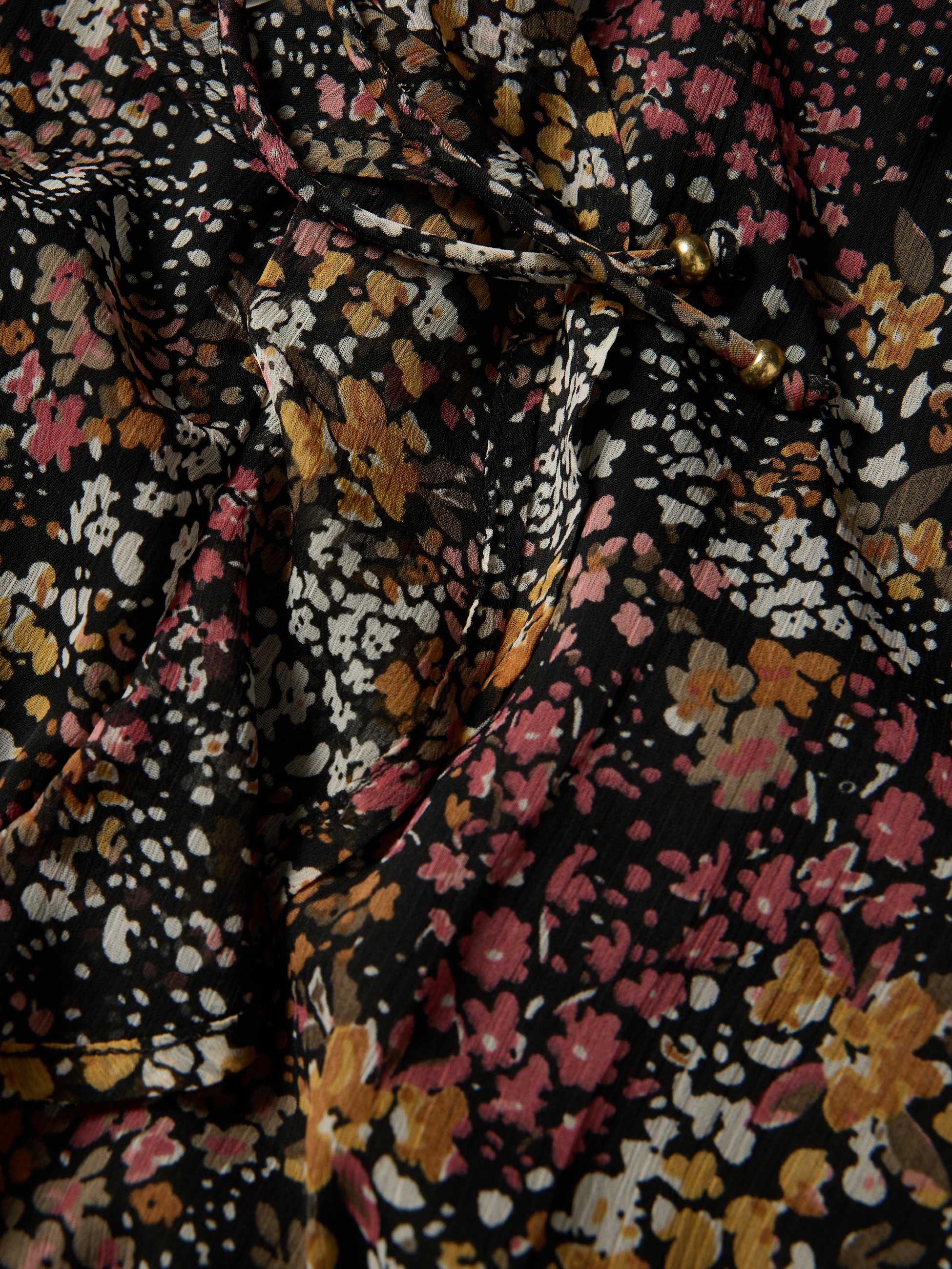 Midi dress with floral print.