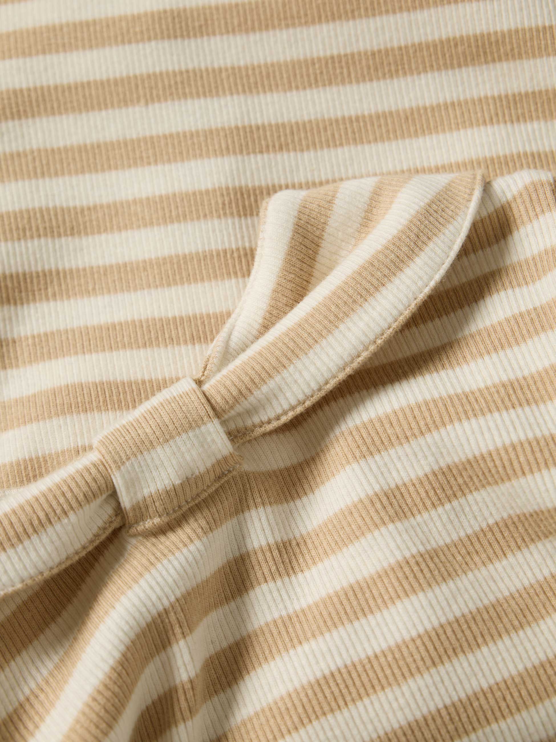 Camisola às riscas com gola