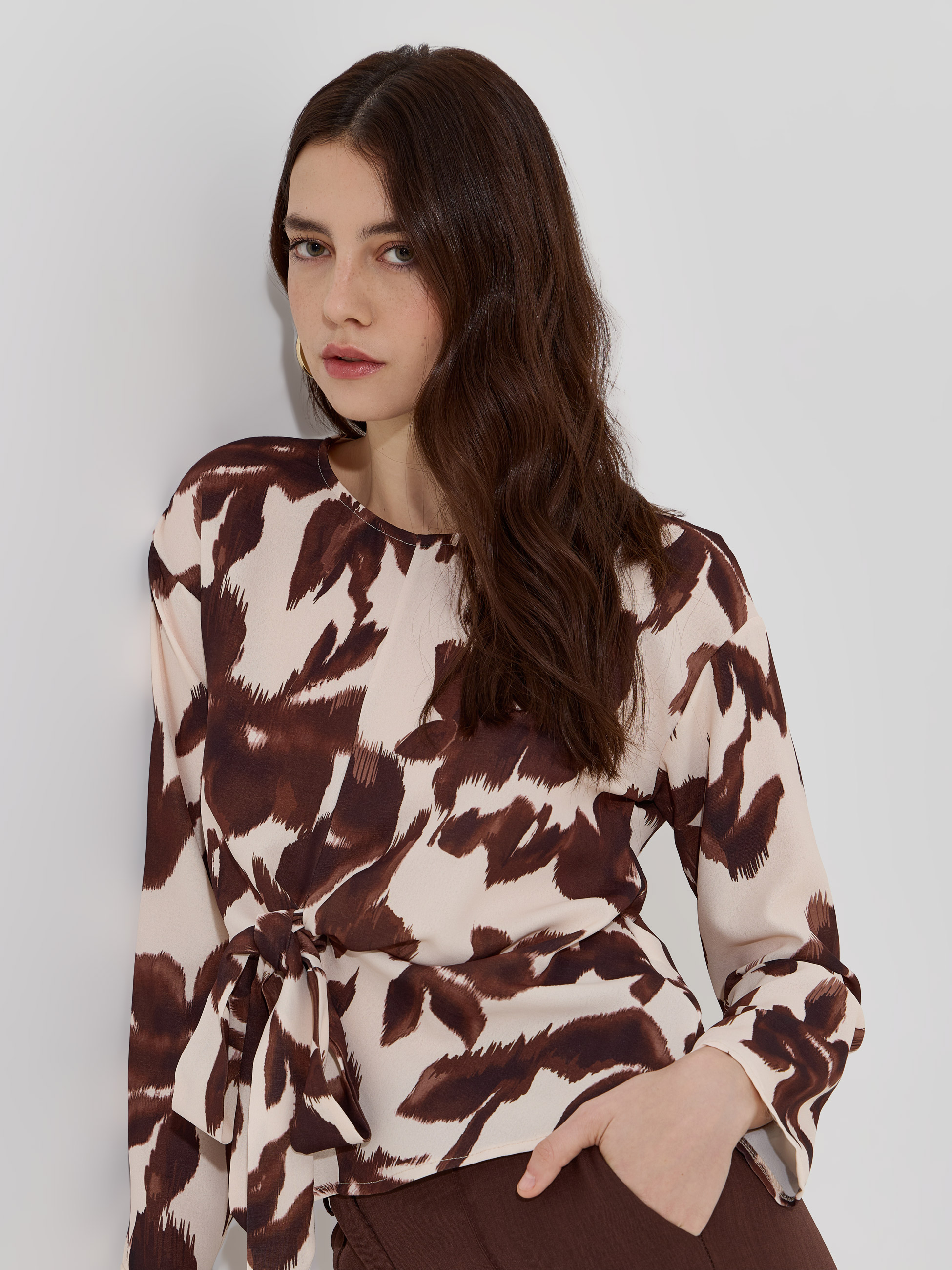 Blusa estampada com nó