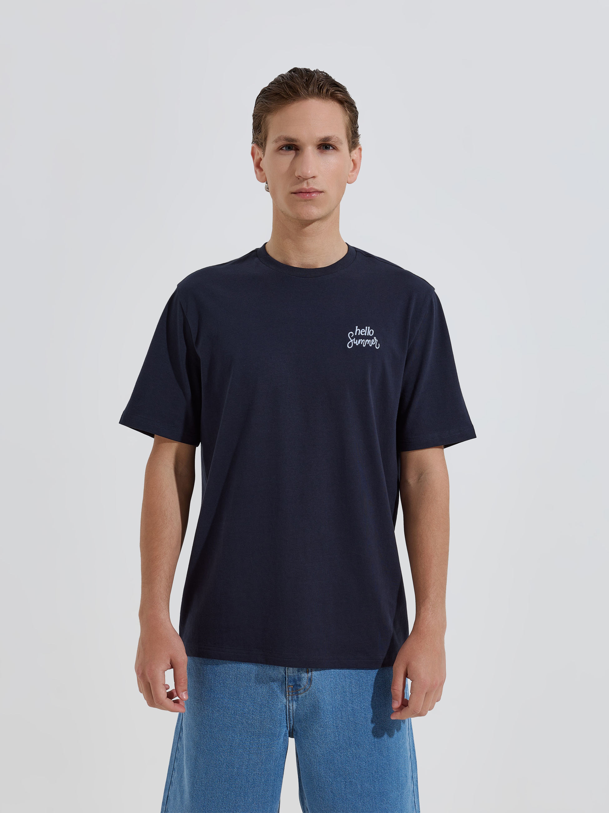 T-shirt com bordado