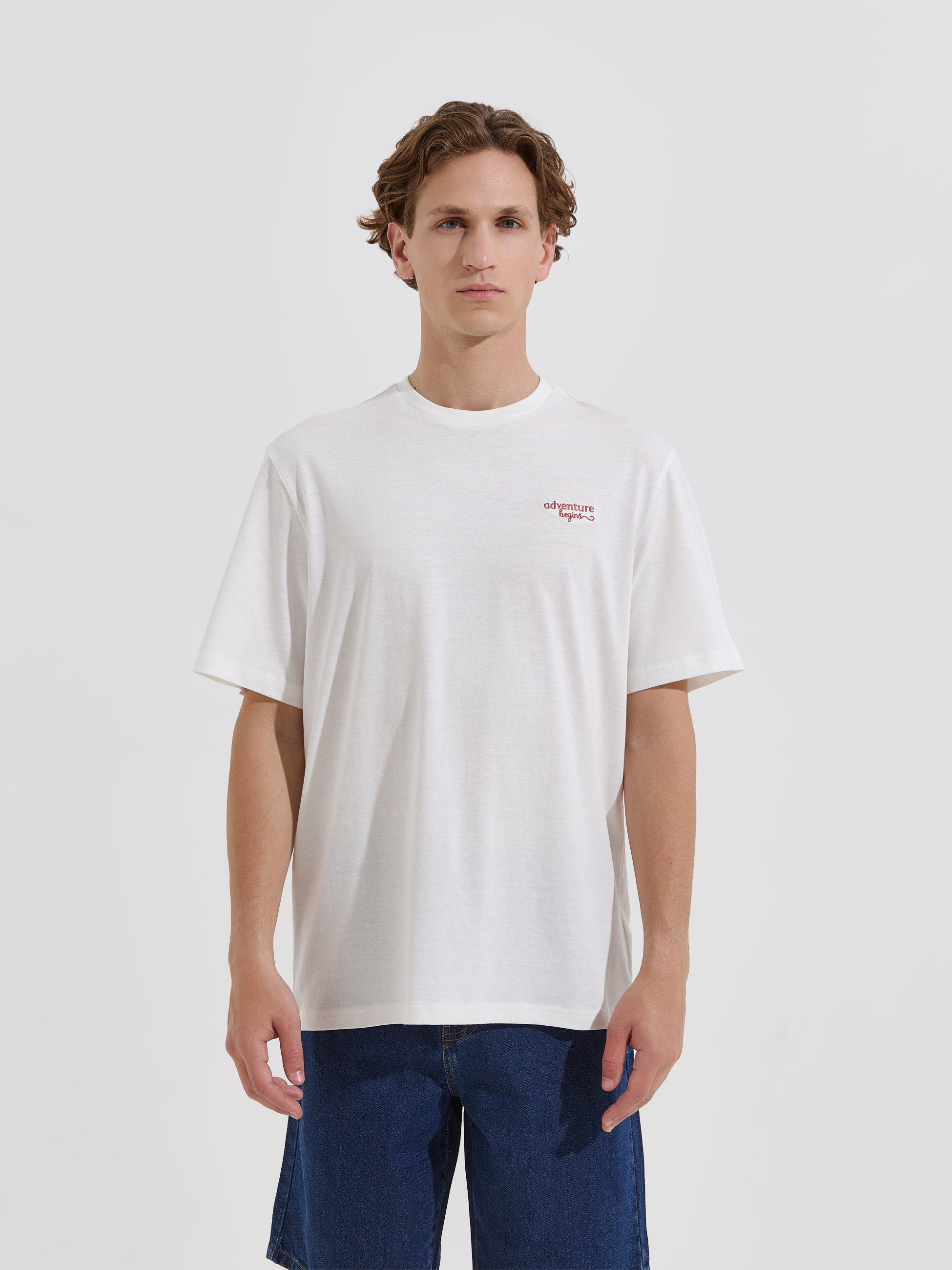T-shirt com bordado