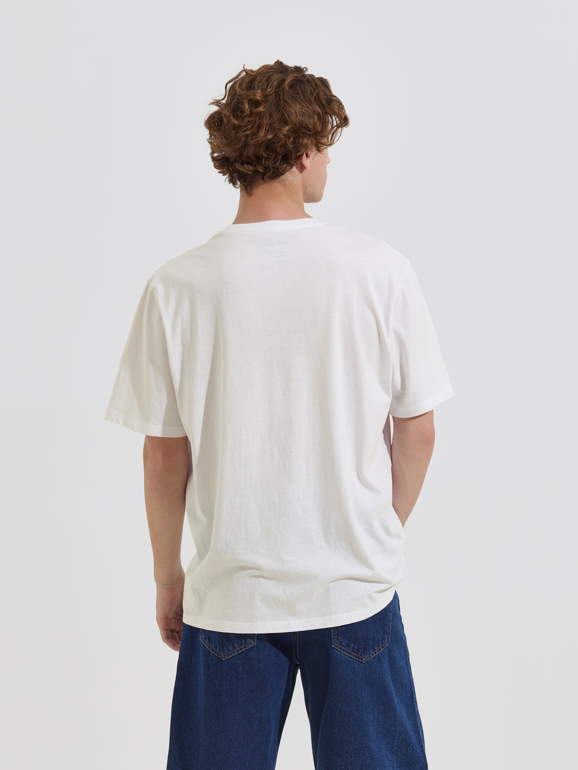 T-shirt com bordado