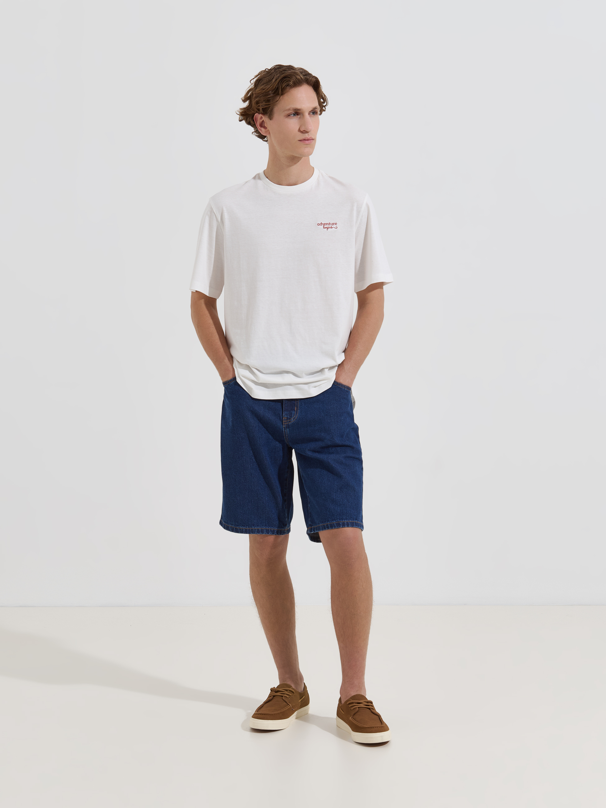 T-shirt com bordado