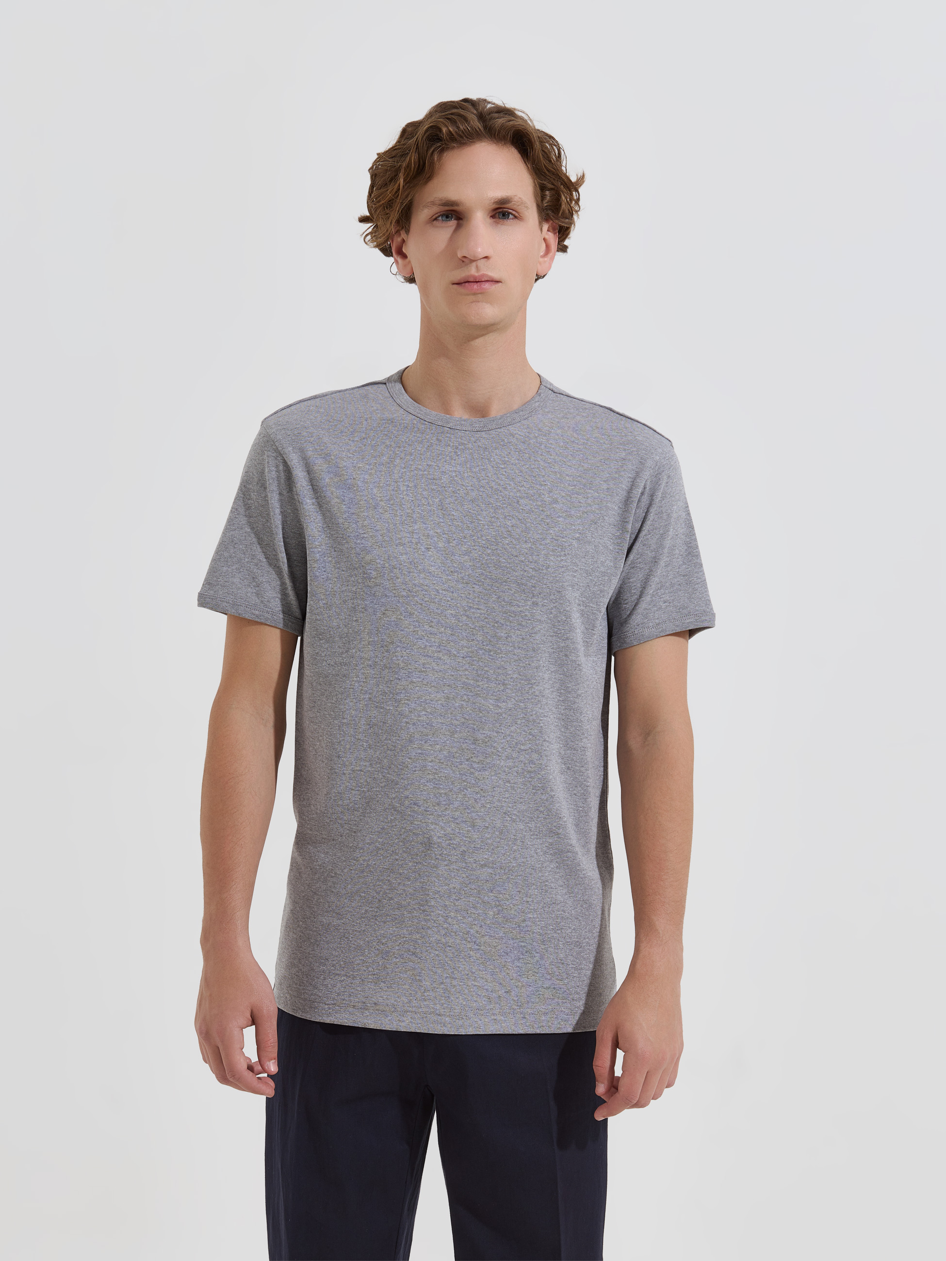 T-shirt básica em algodão