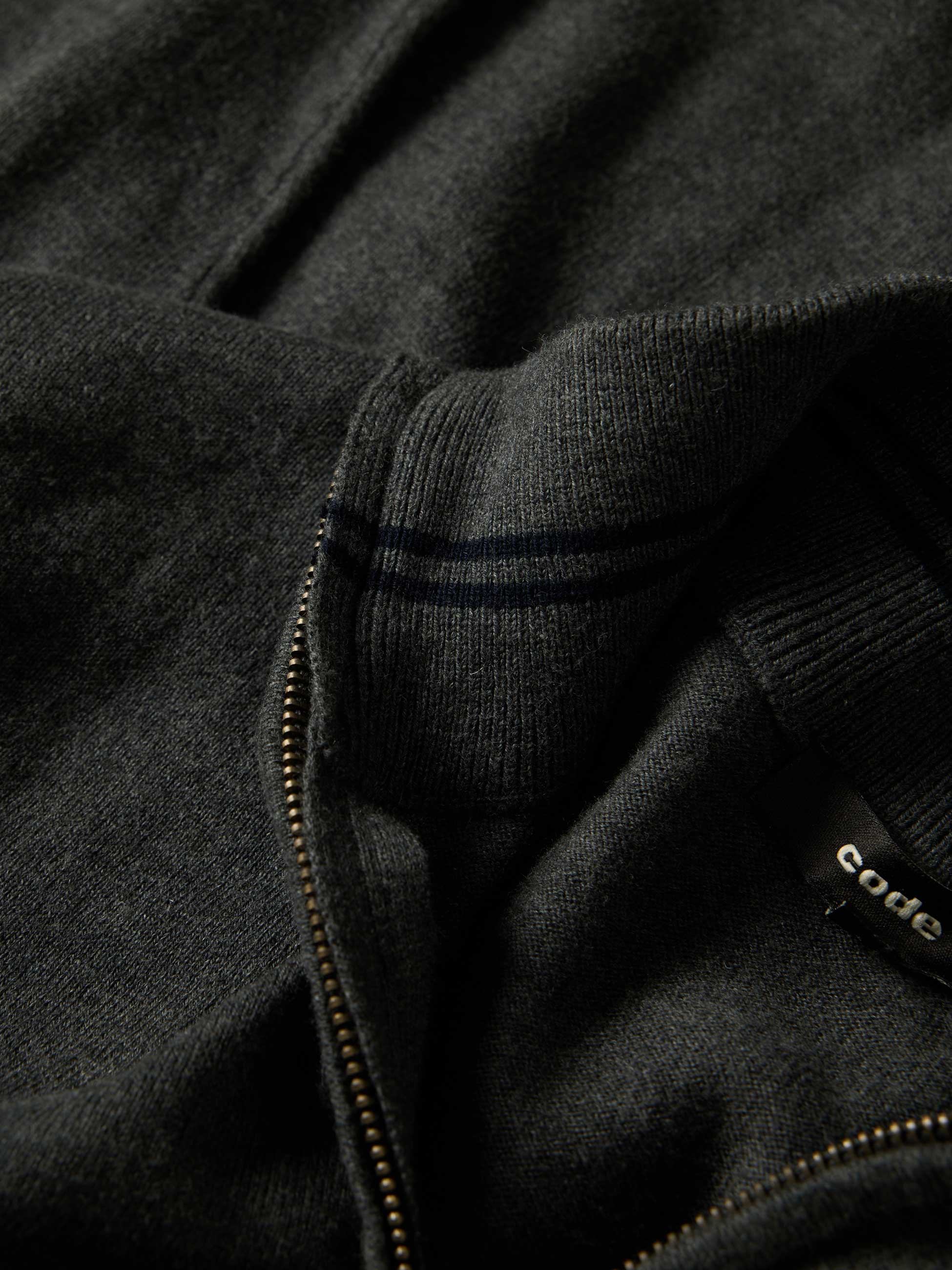 Camisola de malha com fecho