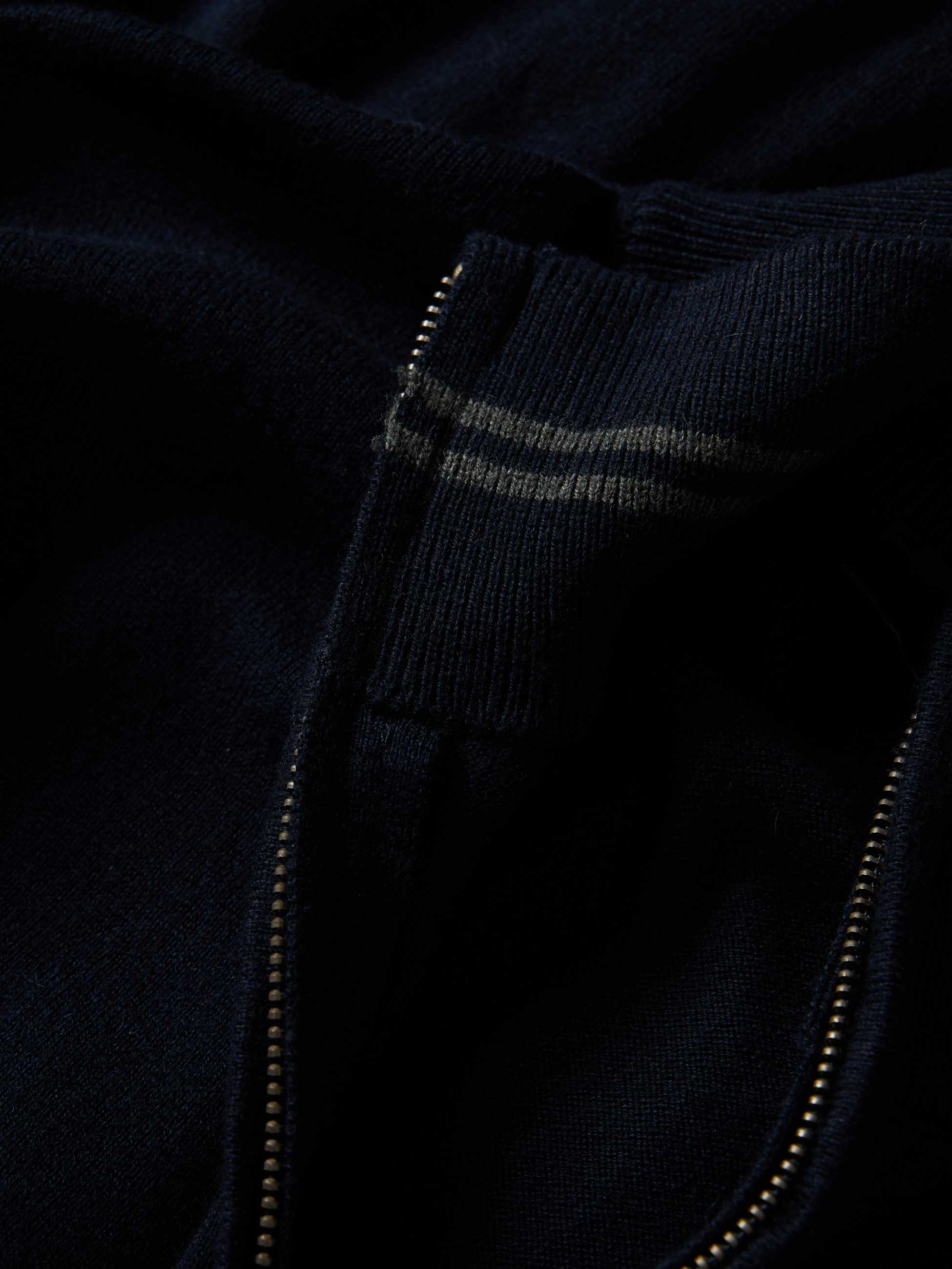 Camisola de malha com fecho