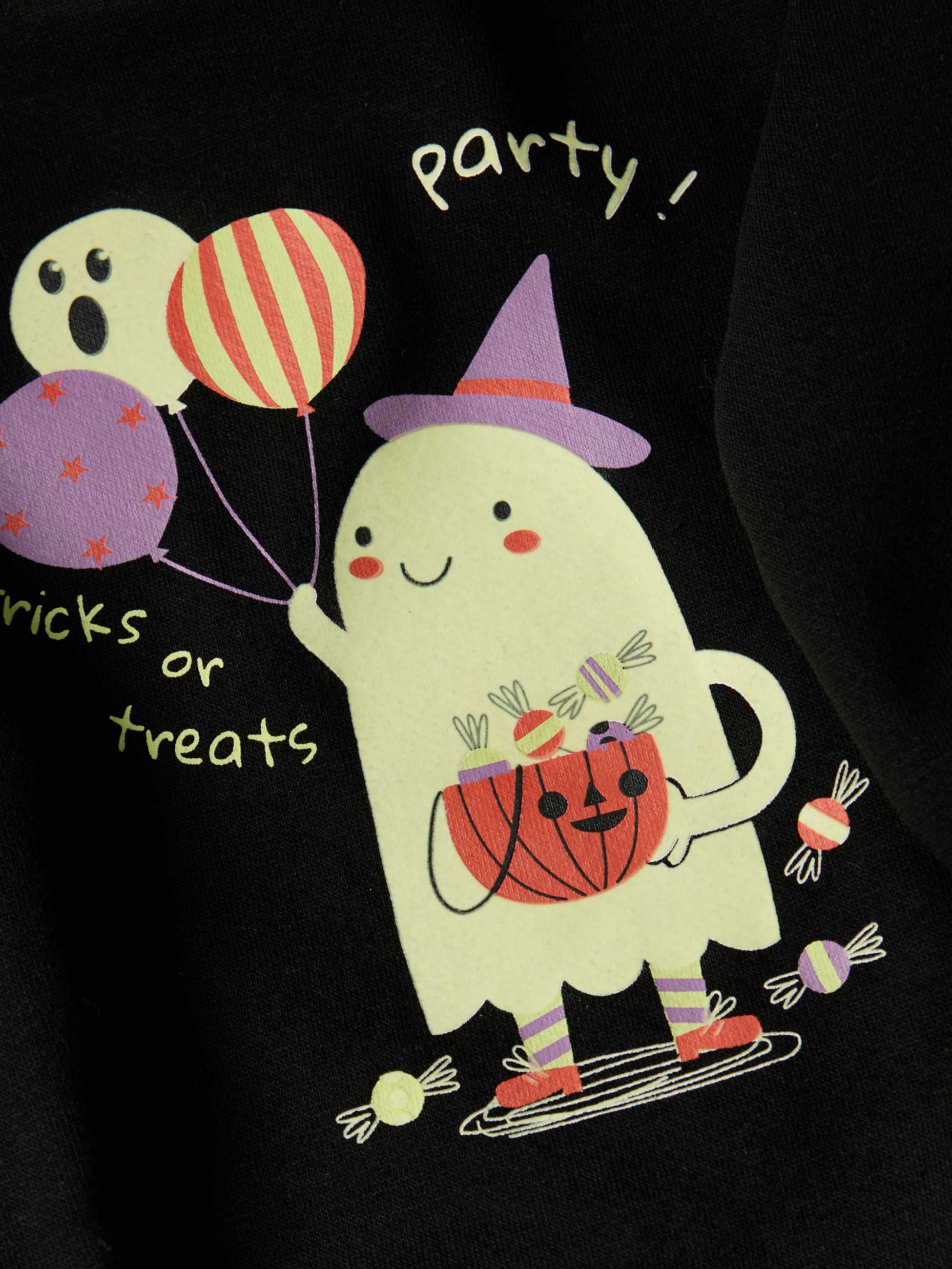 Sweatshirt Fantasma Brilha No Escuro