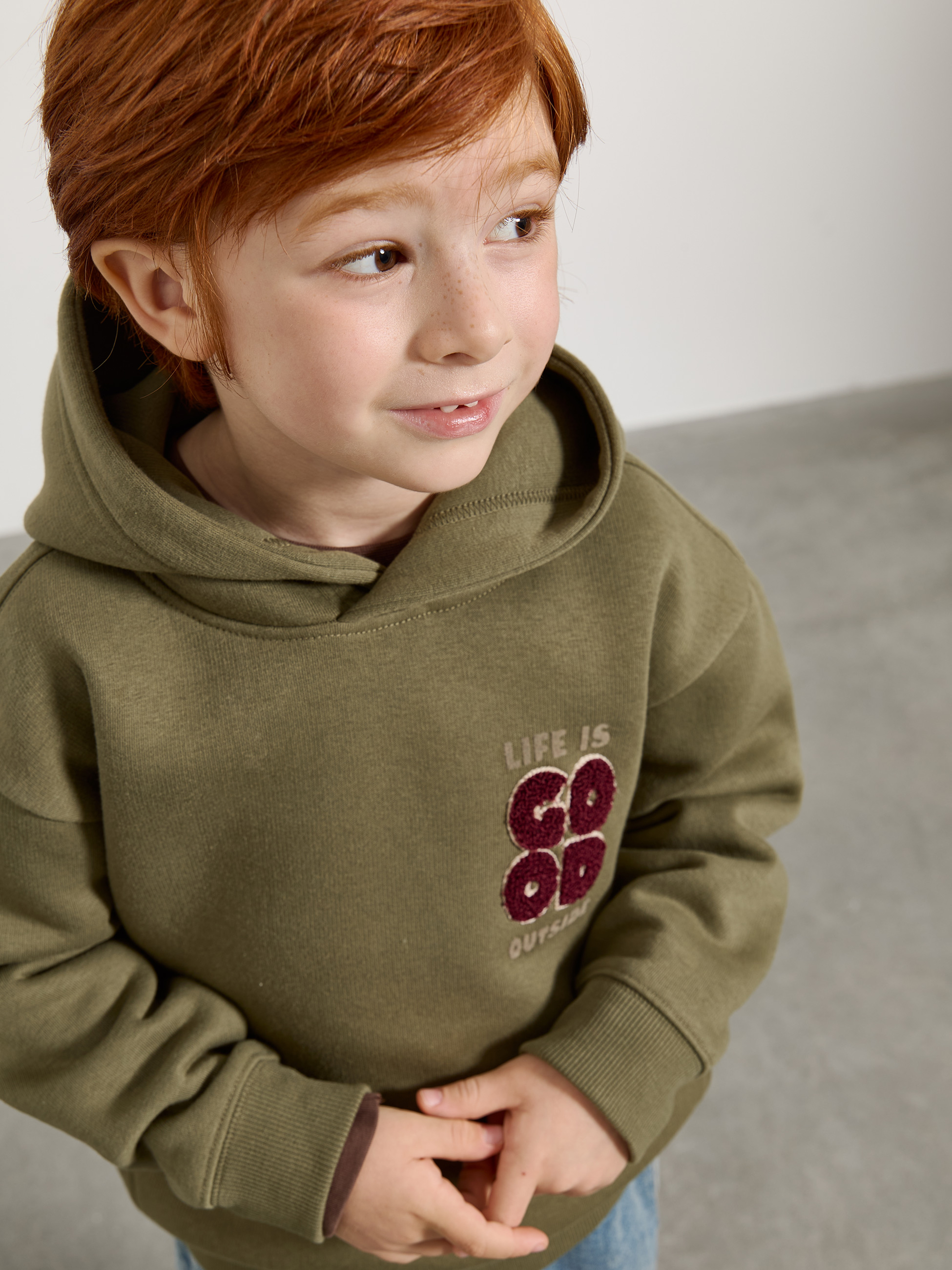 Sweatshirt com carapuço e bordado
