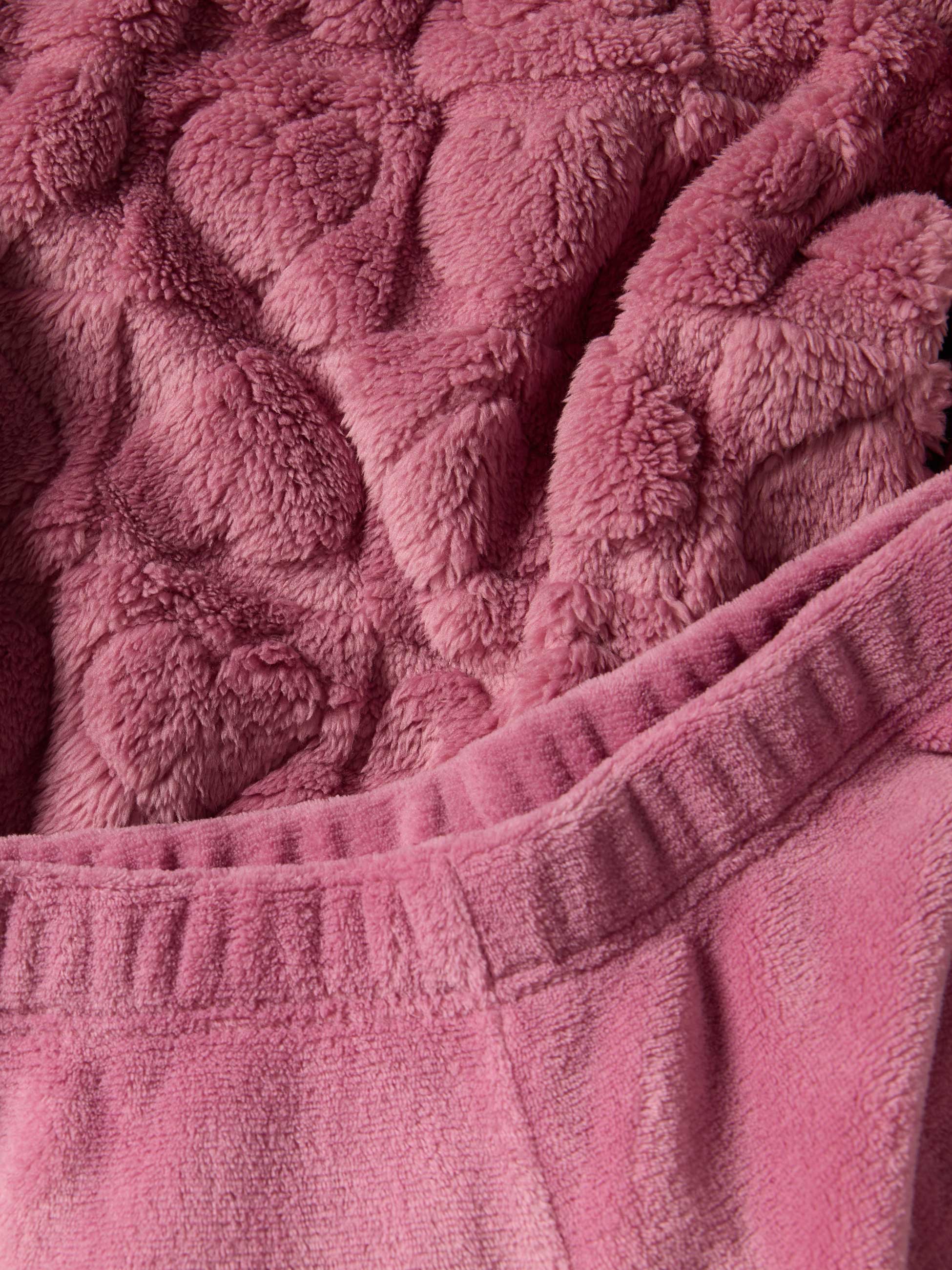 Pijama polar com corações