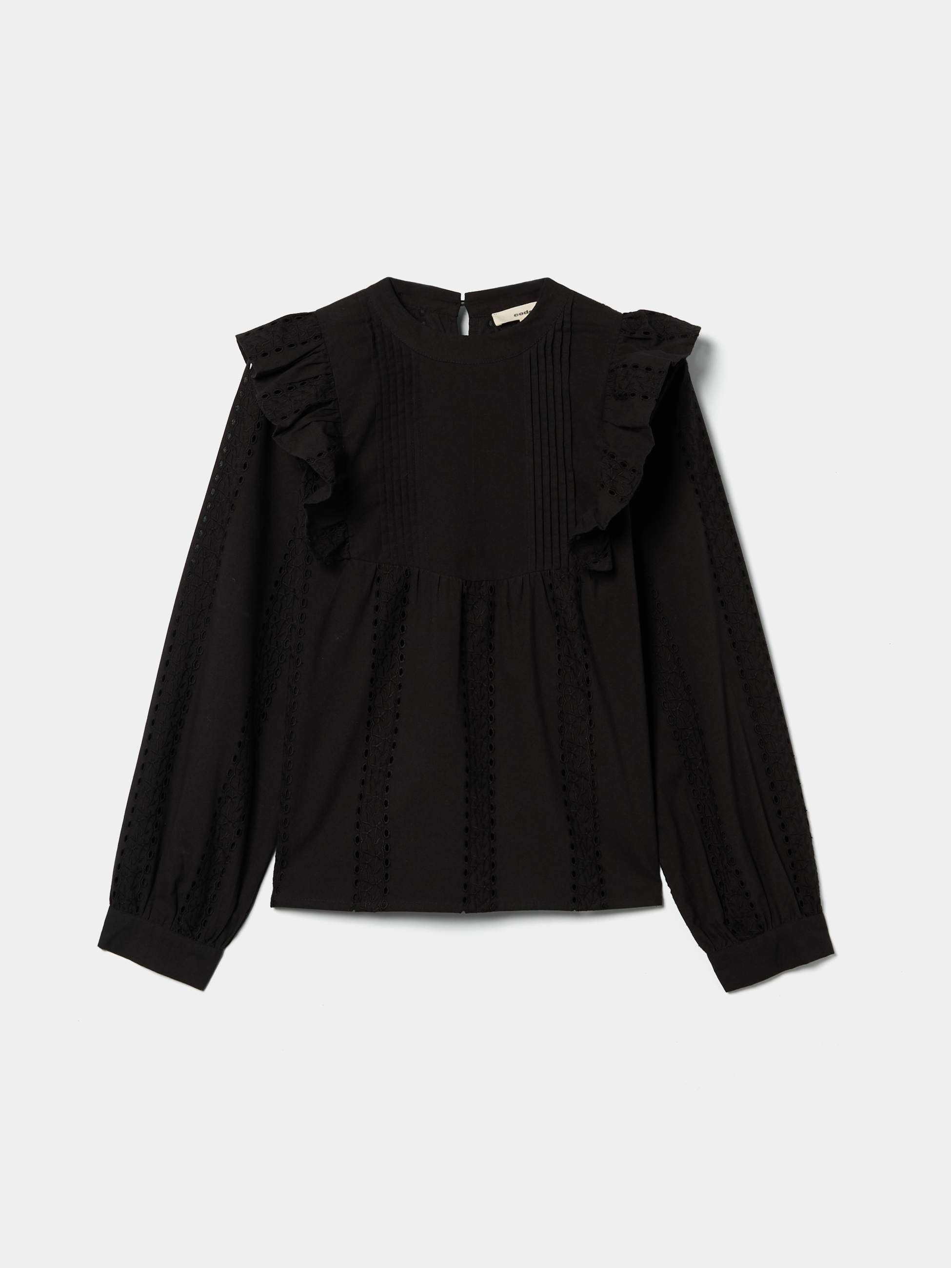 Blusa com folhos e bordado inglês