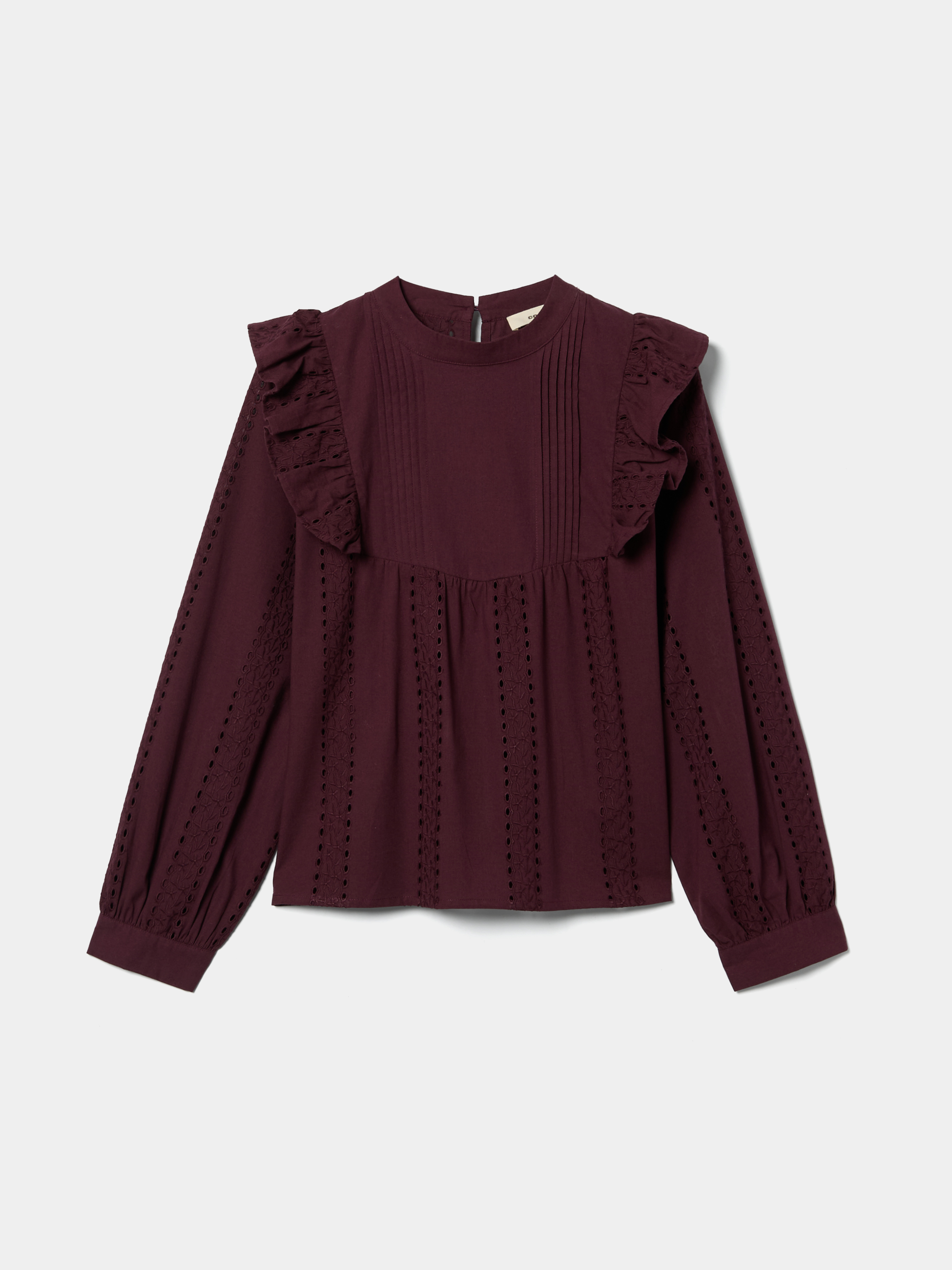 Blusa com folhos e bordado inglês