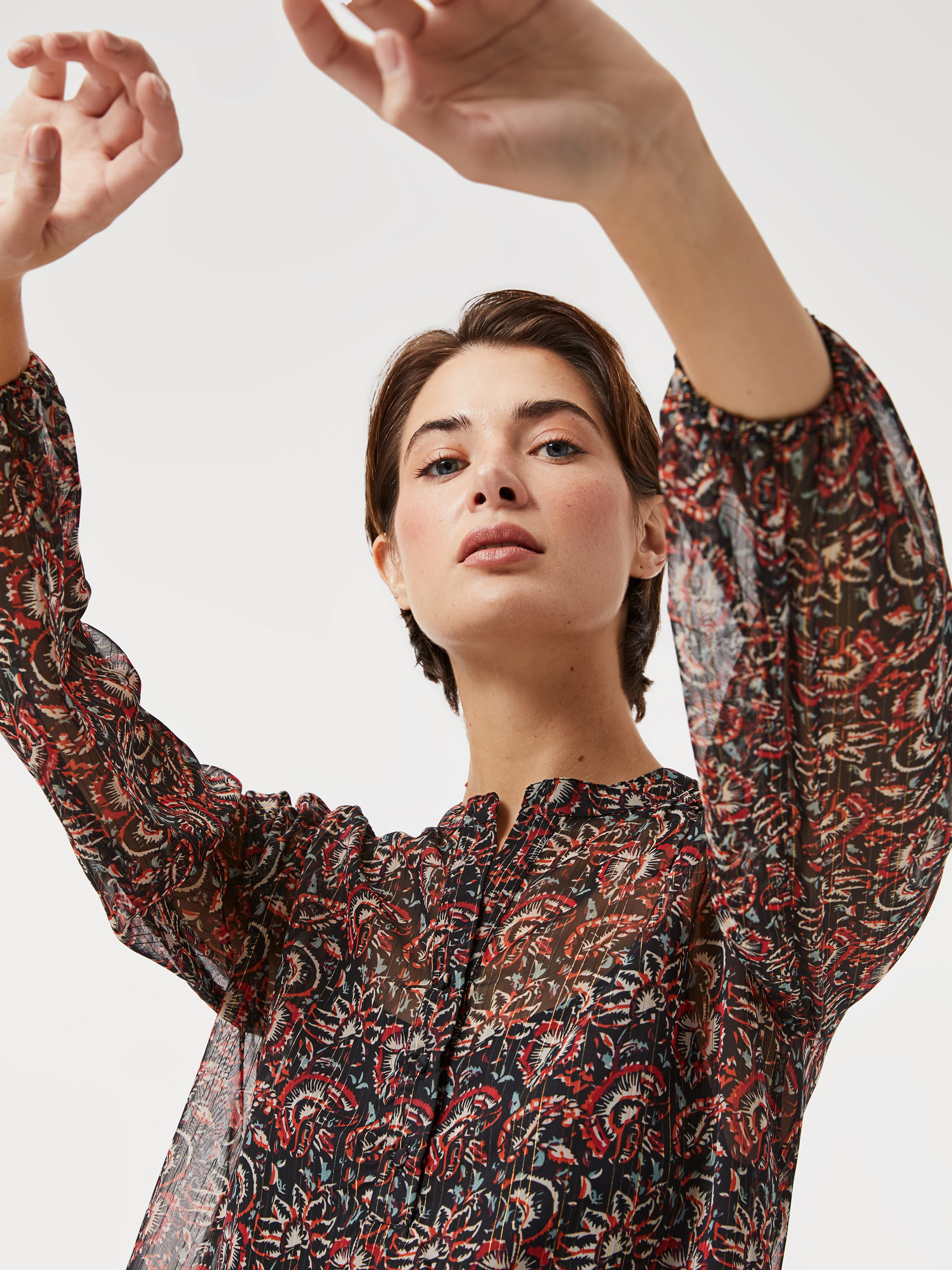 Blusa com transparência