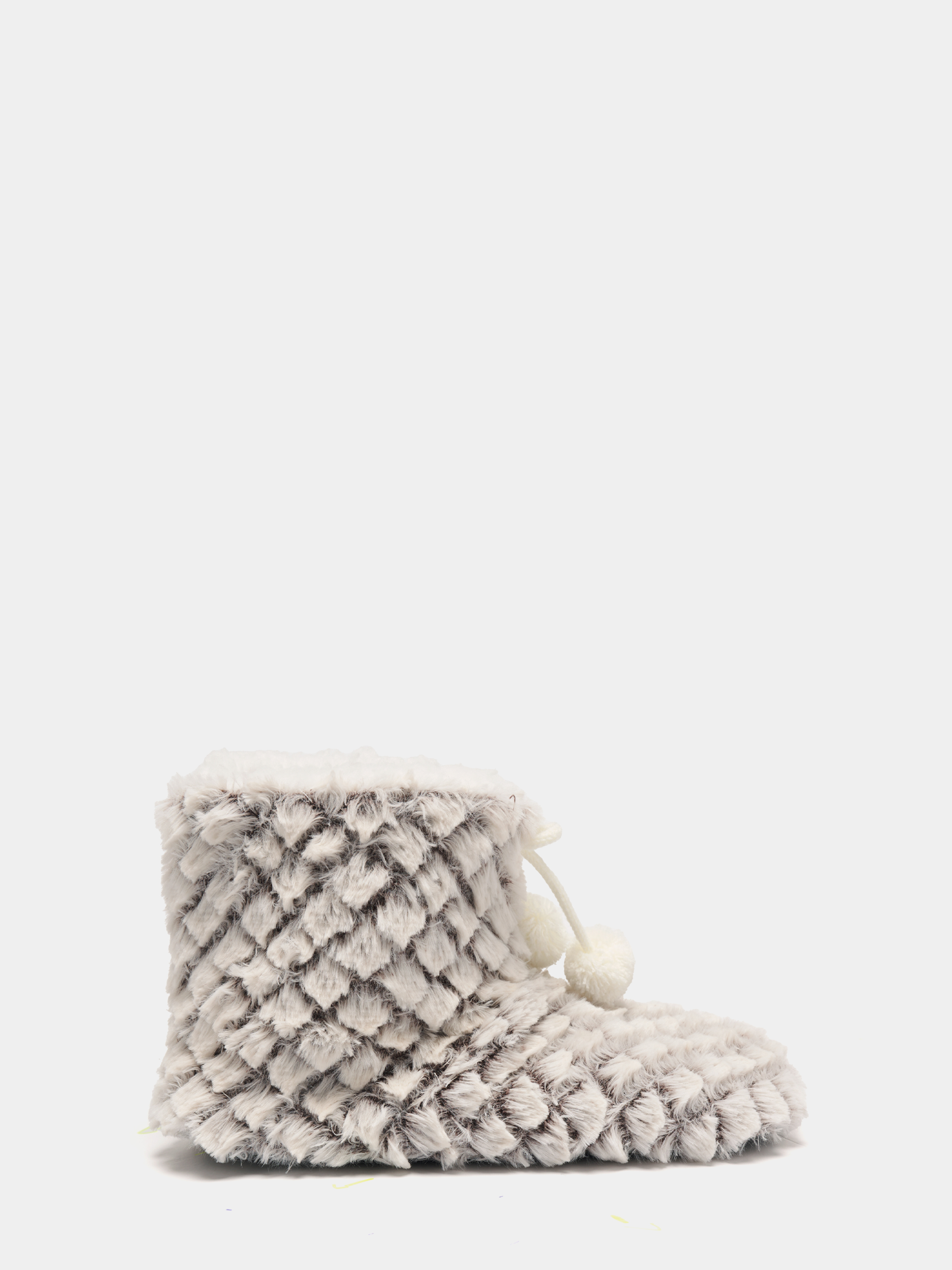 Pantufas com pompons