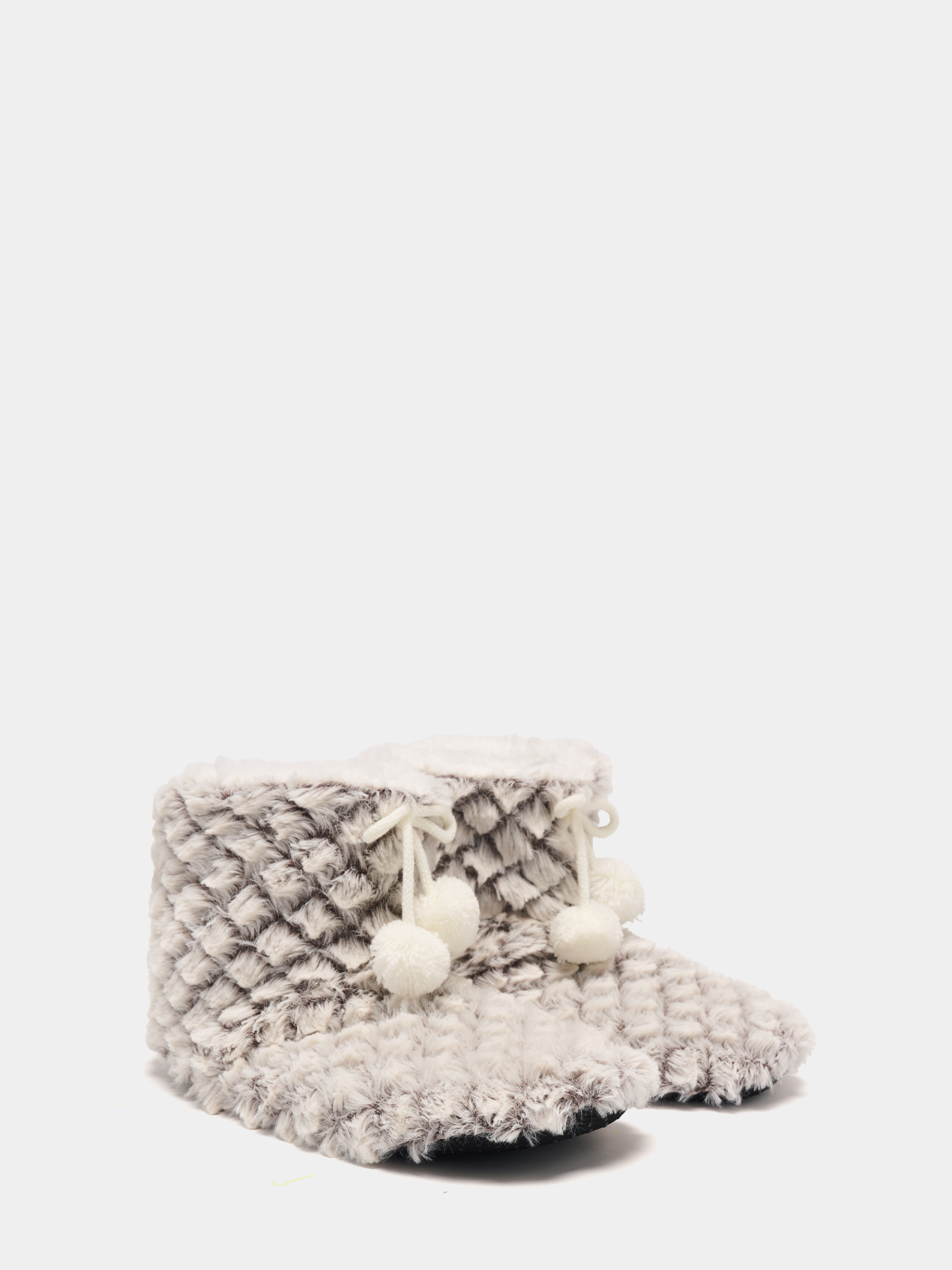 Pantufas com pompons