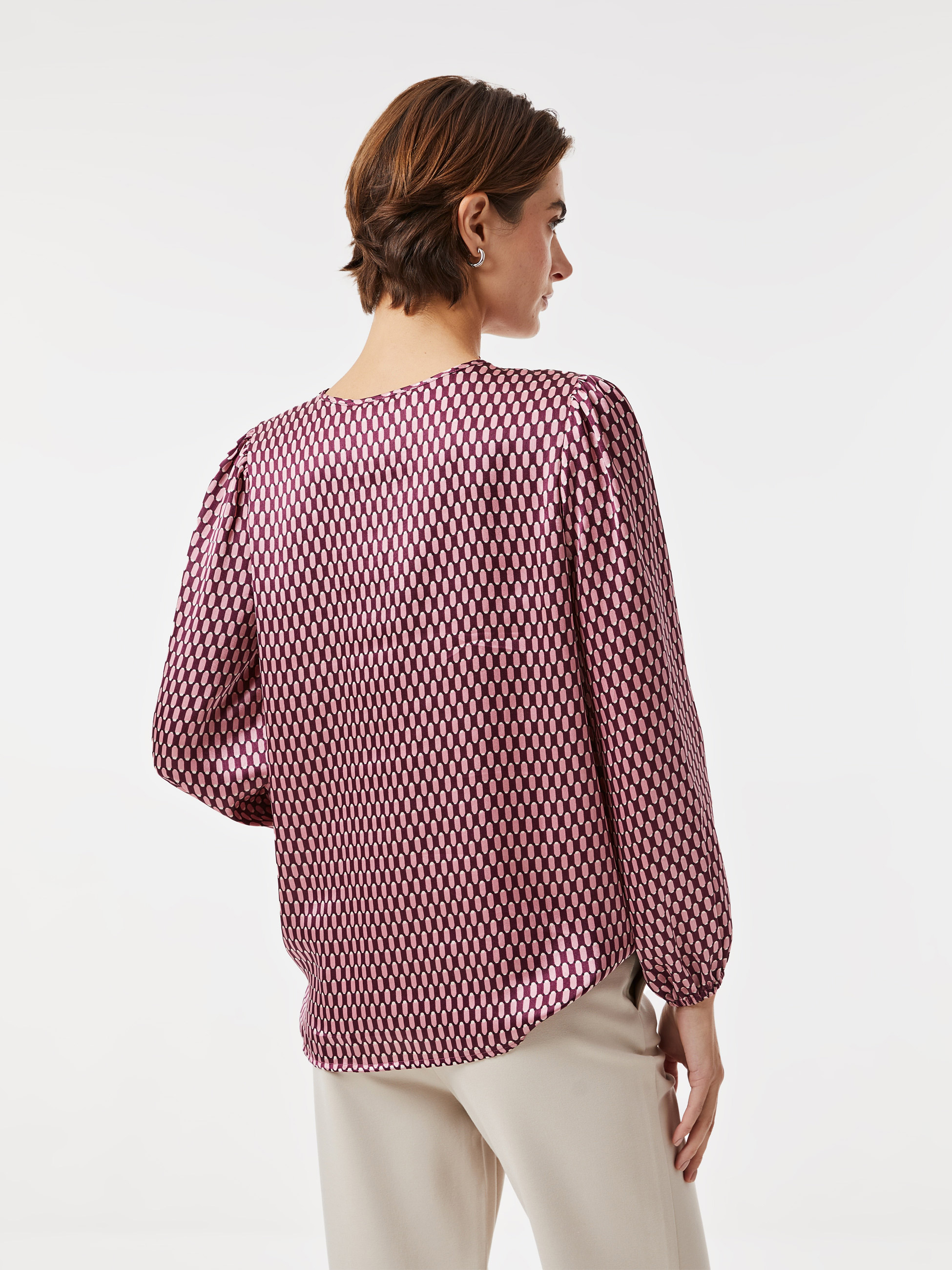 Blusa acetinada