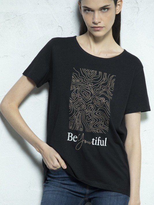 T-shirt com apliques