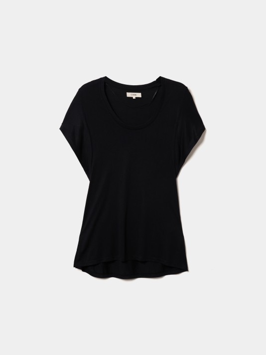 T-shirt com folhos nas mangas