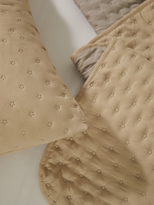 Colcha de casal com relevo Colcha de casal com relevo