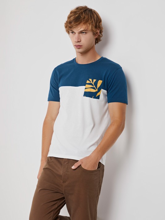 T-shirt com bolso