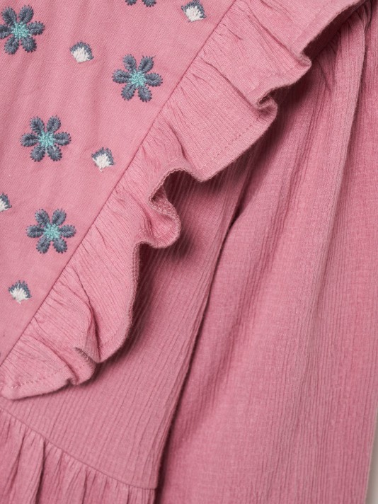 Vestido com folho Vestido com folho