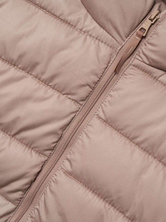 Casaco acolchoado com capuz Casaco acolchoado com capuz