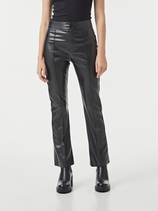 Calças efeito pele Calças efeito pele