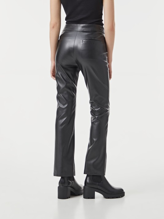 Calças efeito pele Calças efeito pele