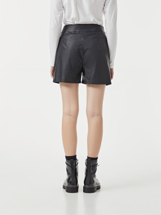 Calções efeito pele Calções efeito pele